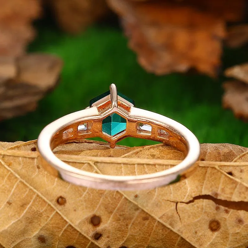 0.8 CT Hexagon Cut 18K Gold Emerald  Engagement Ring