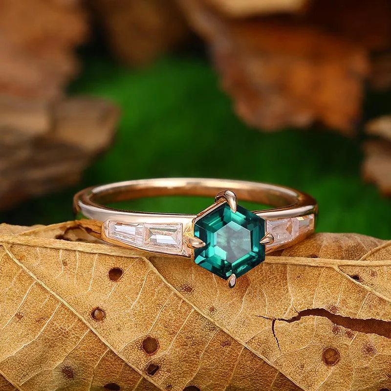 0.8 CT Hexagon Cut 18K Gold Emerald  Engagement Ring
