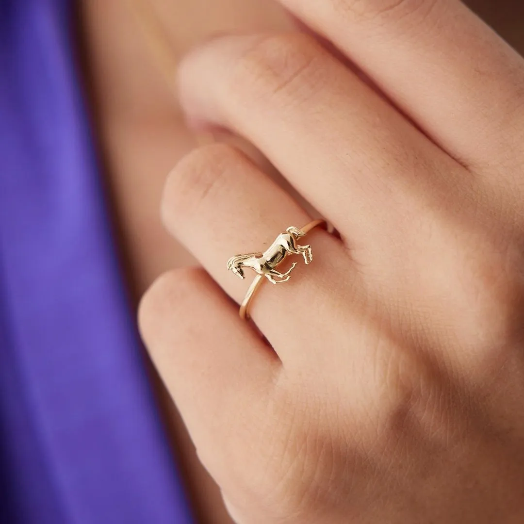 14k Gold Bold Horse Ring
