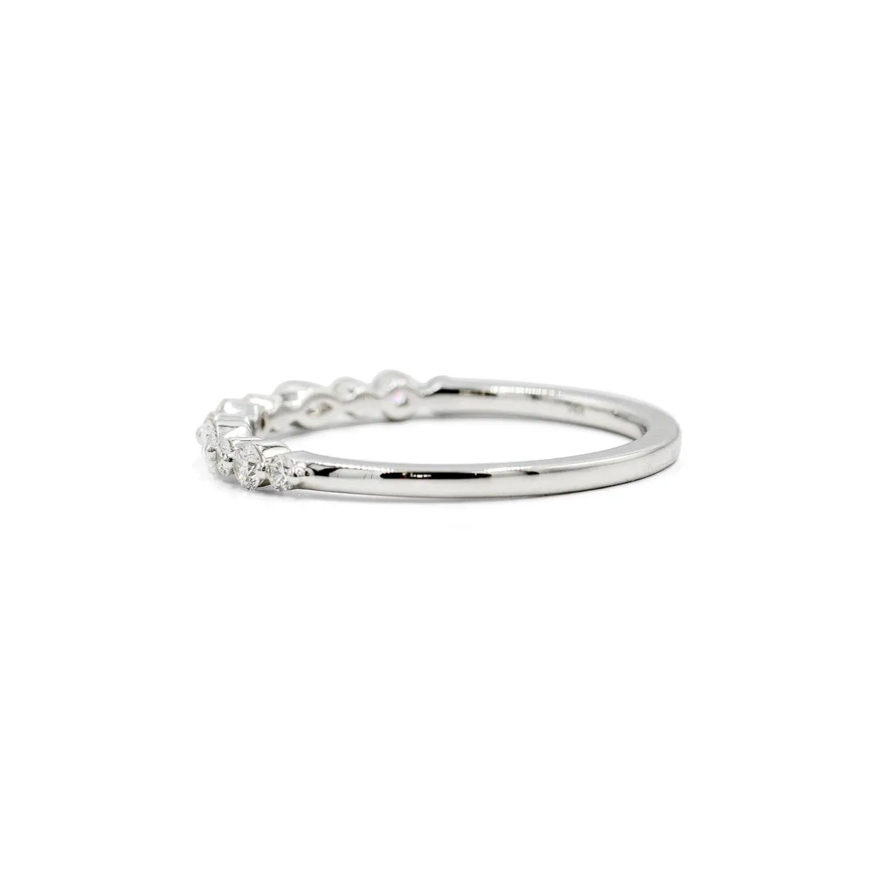 14kw .30ctw Shared Prong Diamond Band