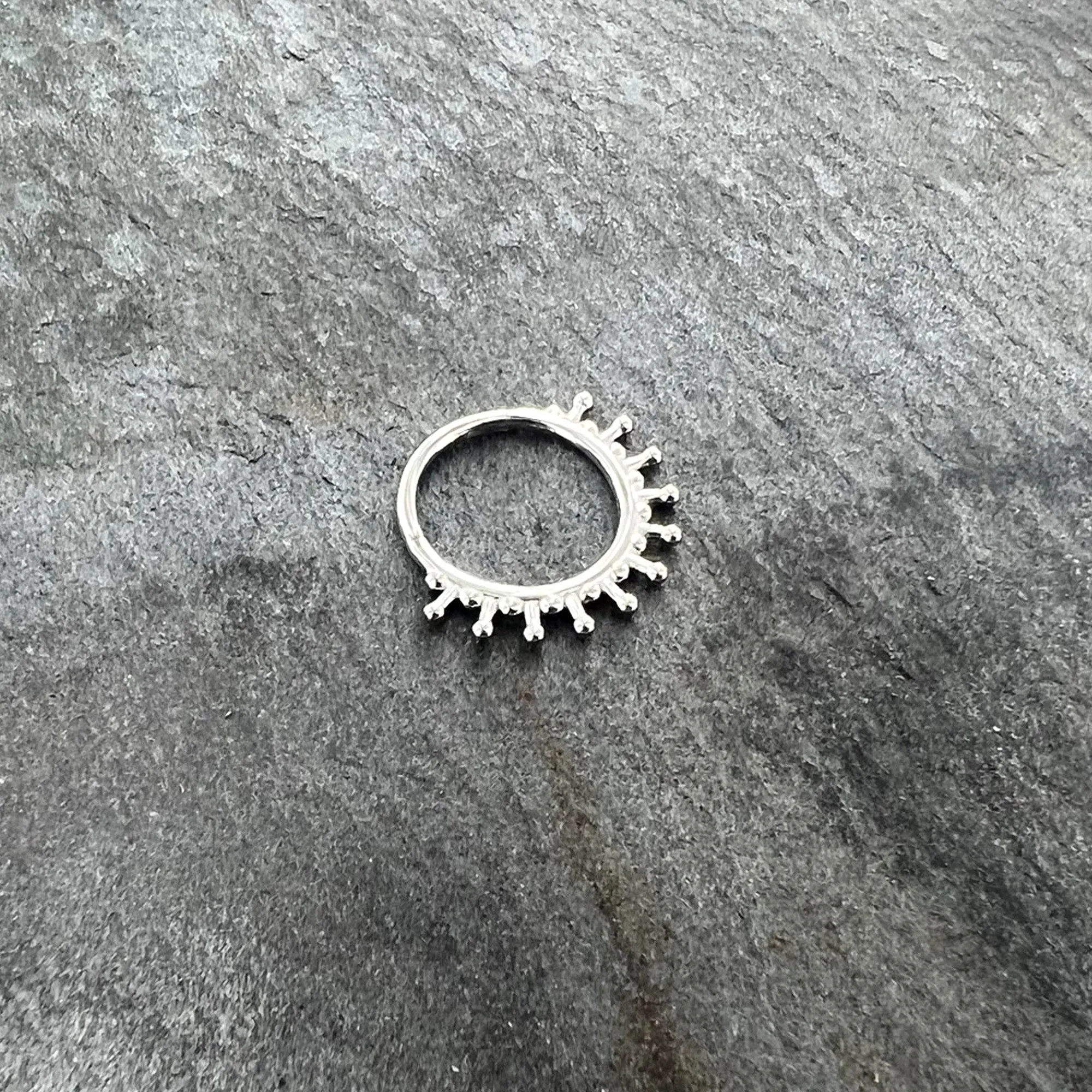 16 Gauge 3/8 Splatter Effect Hinged Segment Ring