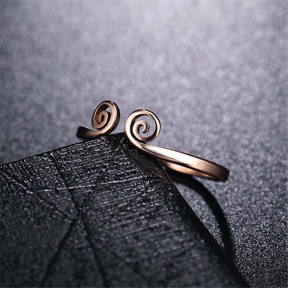 18K Rose Gold-Plated Swirl Band