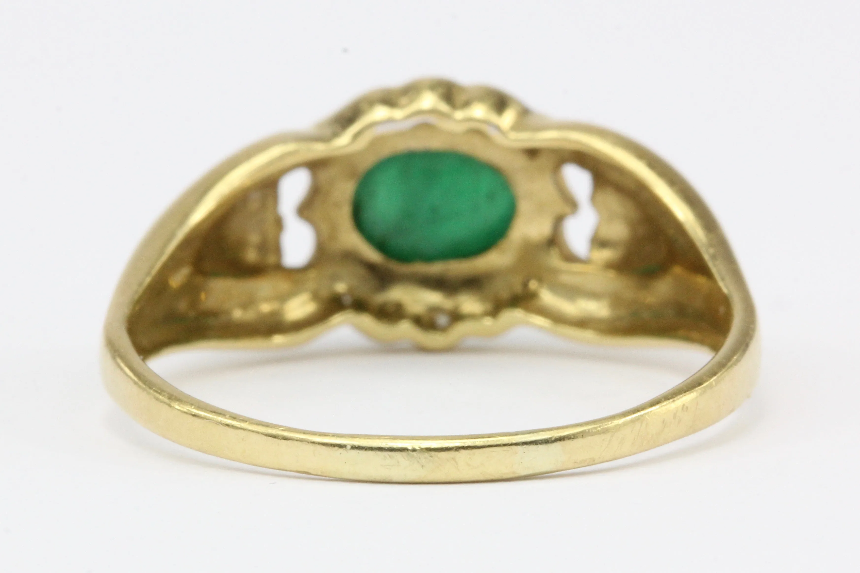 18K Yellow Gold Emerald and Diamond Ring with Heart Motif Size 8