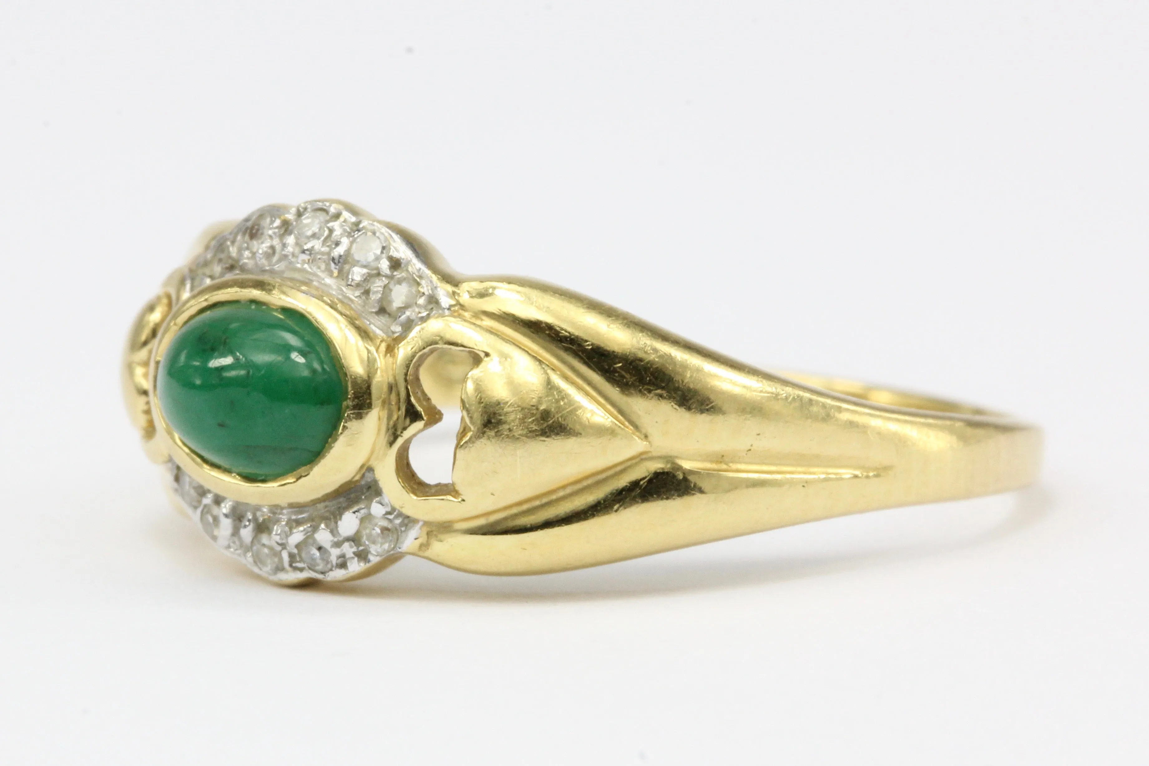 18K Yellow Gold Emerald and Diamond Ring with Heart Motif Size 8