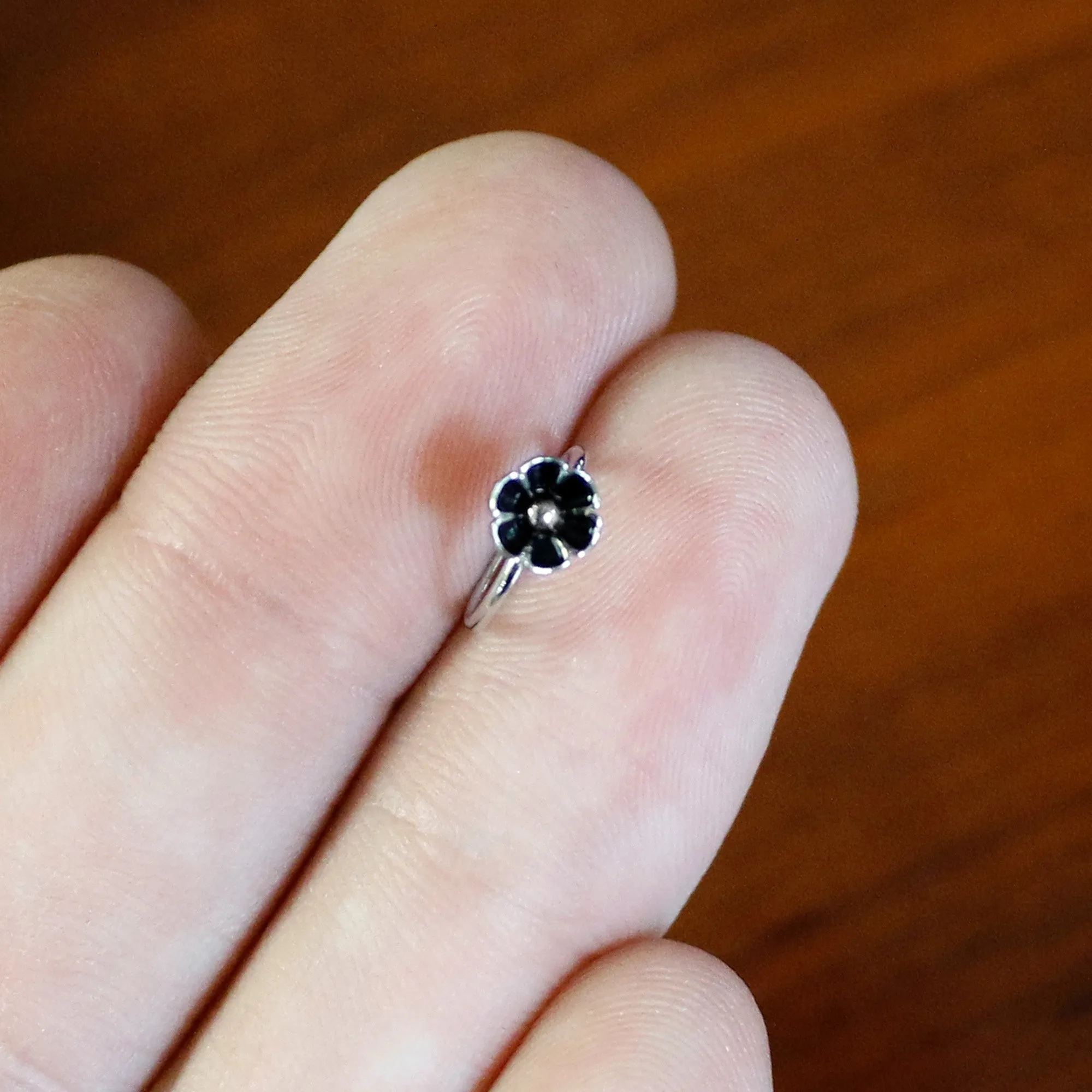 20 Gauge 5/16 Dainty Black Flower Seamless Nose Hoop