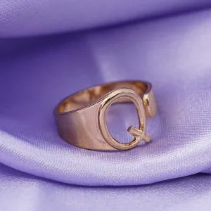 Alphabet Q Gold Band Ring