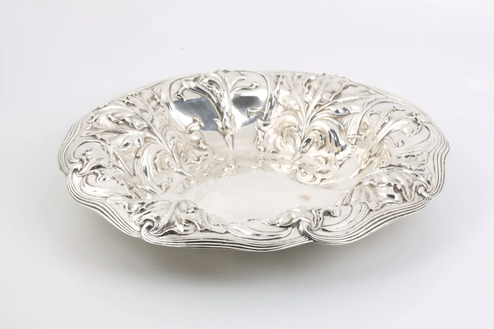 Alvin Vintage 925 Silver Leafy Flower Pattern Bowl (233.90g.)