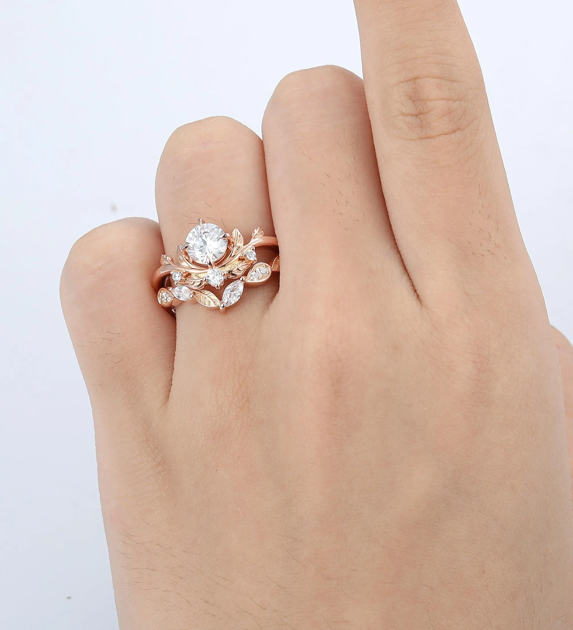 Art Deco Round Shaped  0.8CT   Moissanite  Leaf Curved Engagement Ring Set