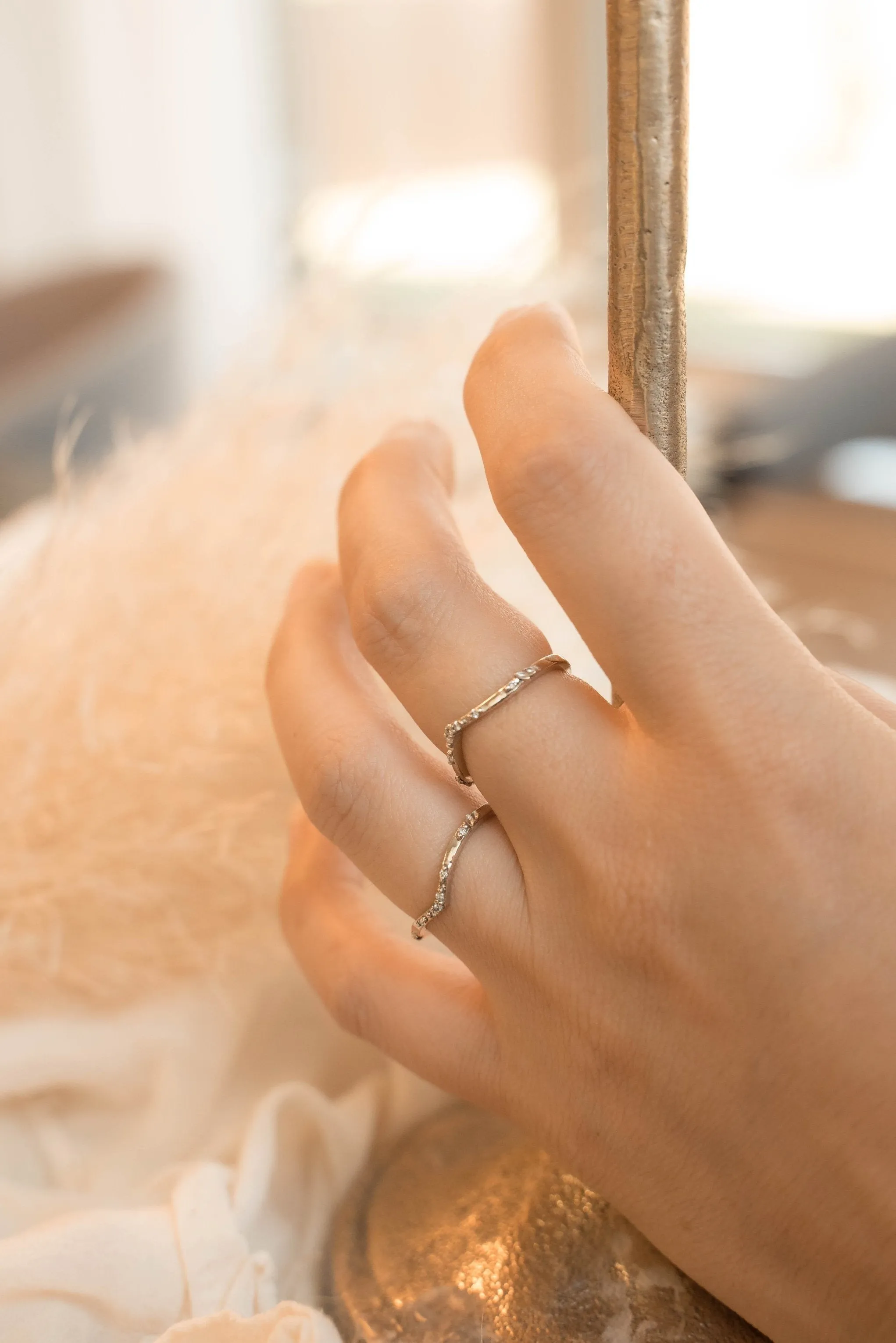 Bay Leaf Chevron Diamond Contour Band