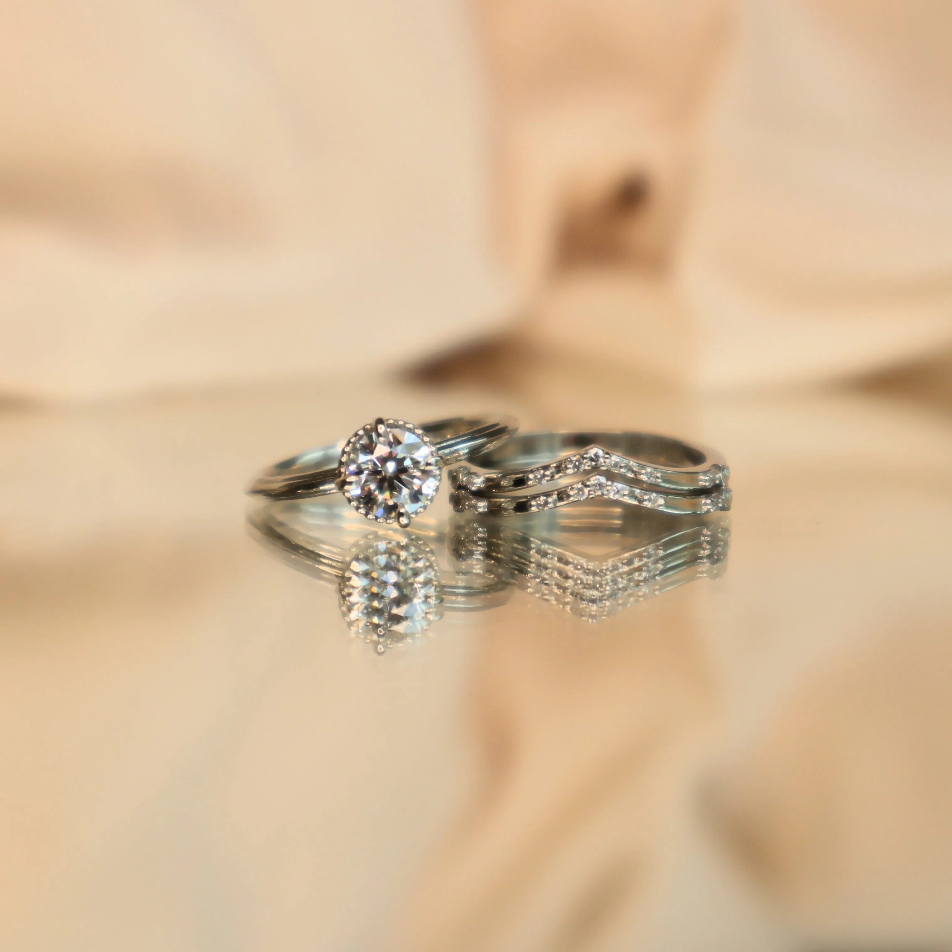 Bay Leaf Chevron Diamond Contour Band