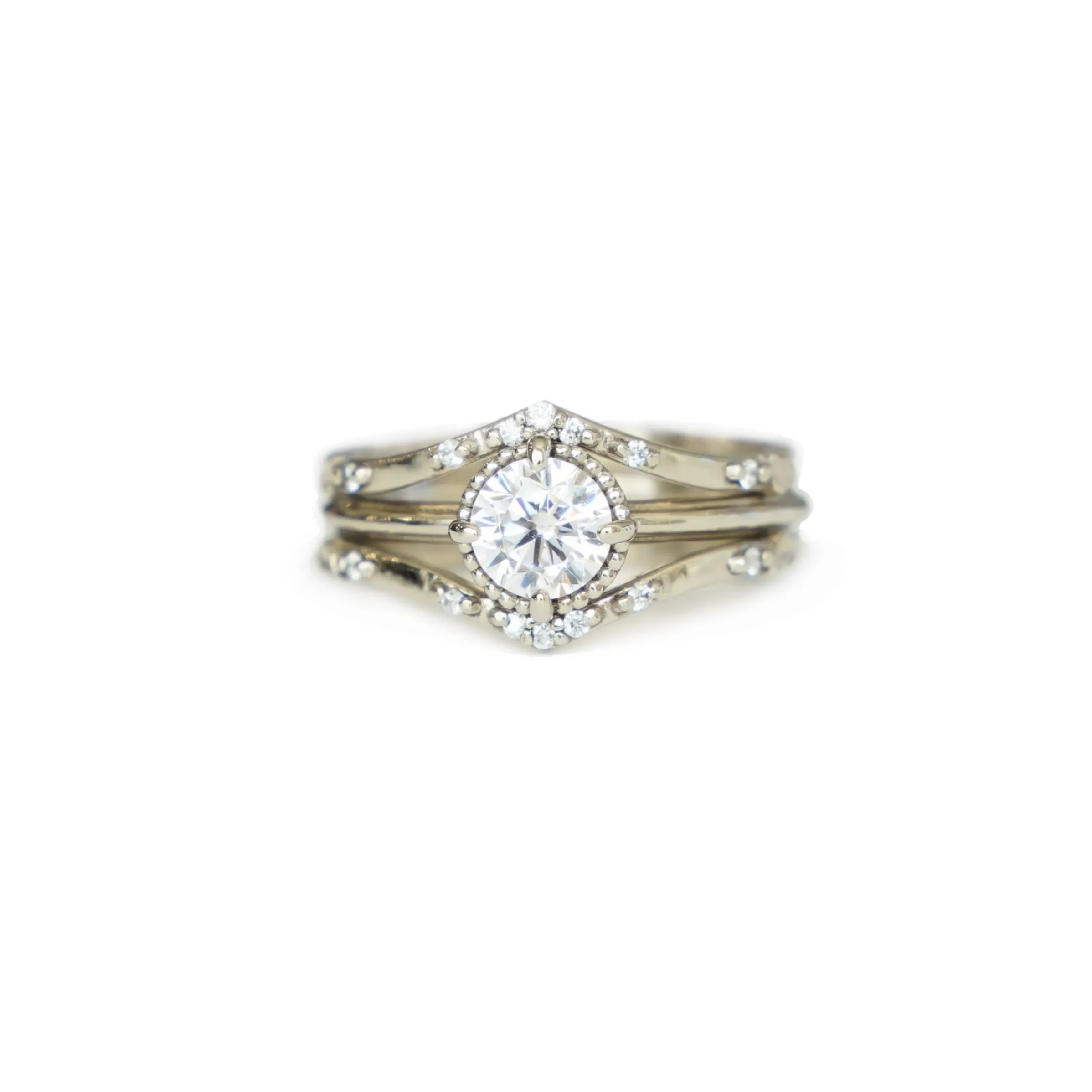 Bay Leaf Chevron Diamond Contour Band