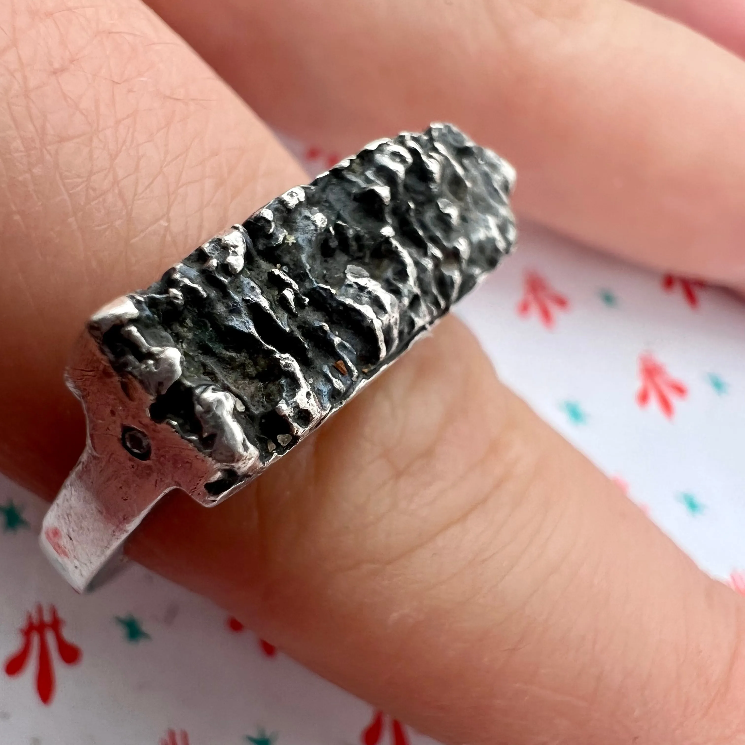 Bold Barnacle Cave Pave Ring Major