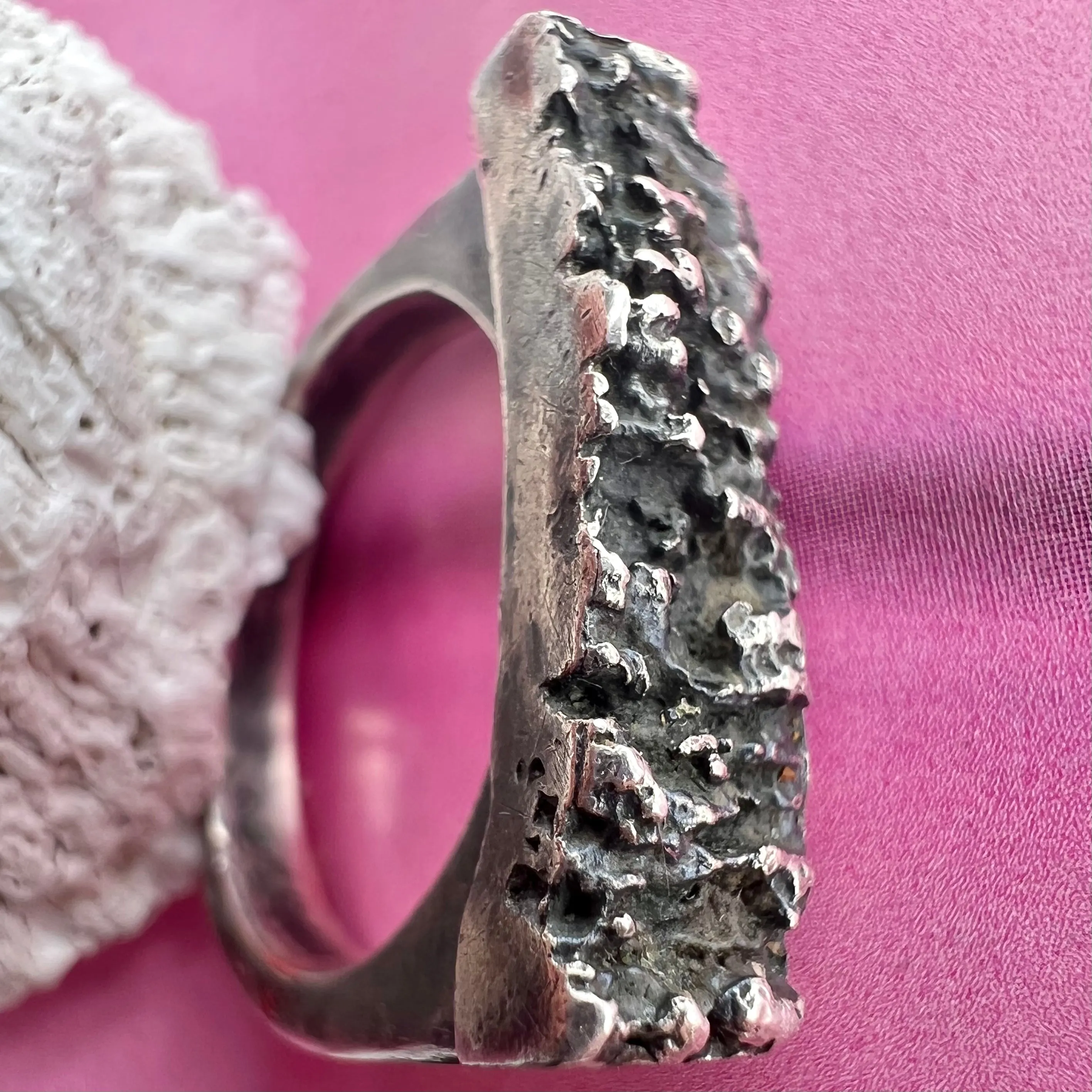 Bold Barnacle Cave Pave Ring Major