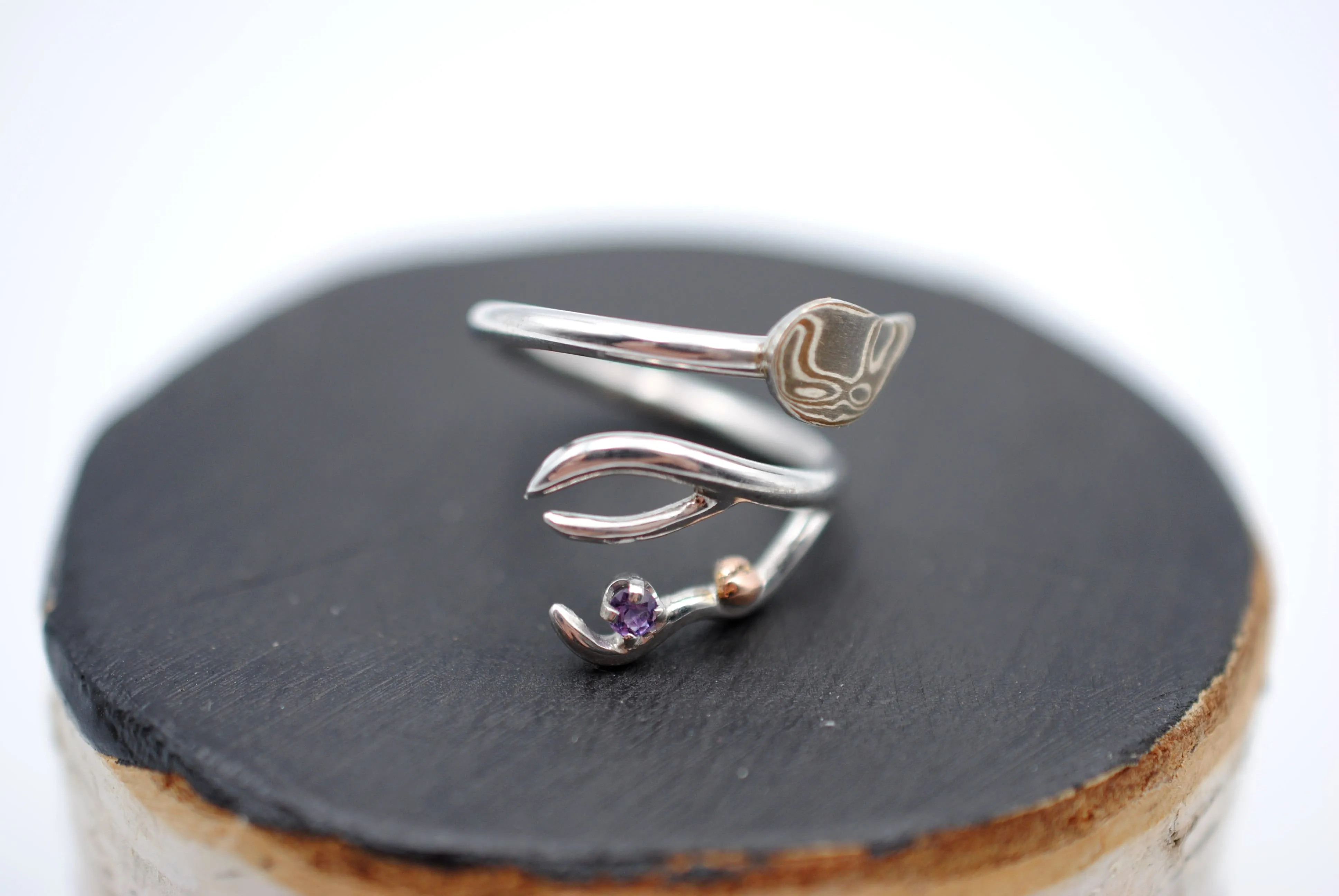 Branching Mokume Leaf Rhodium Roots Ring with Amethyst Gemstone and Gold Accent