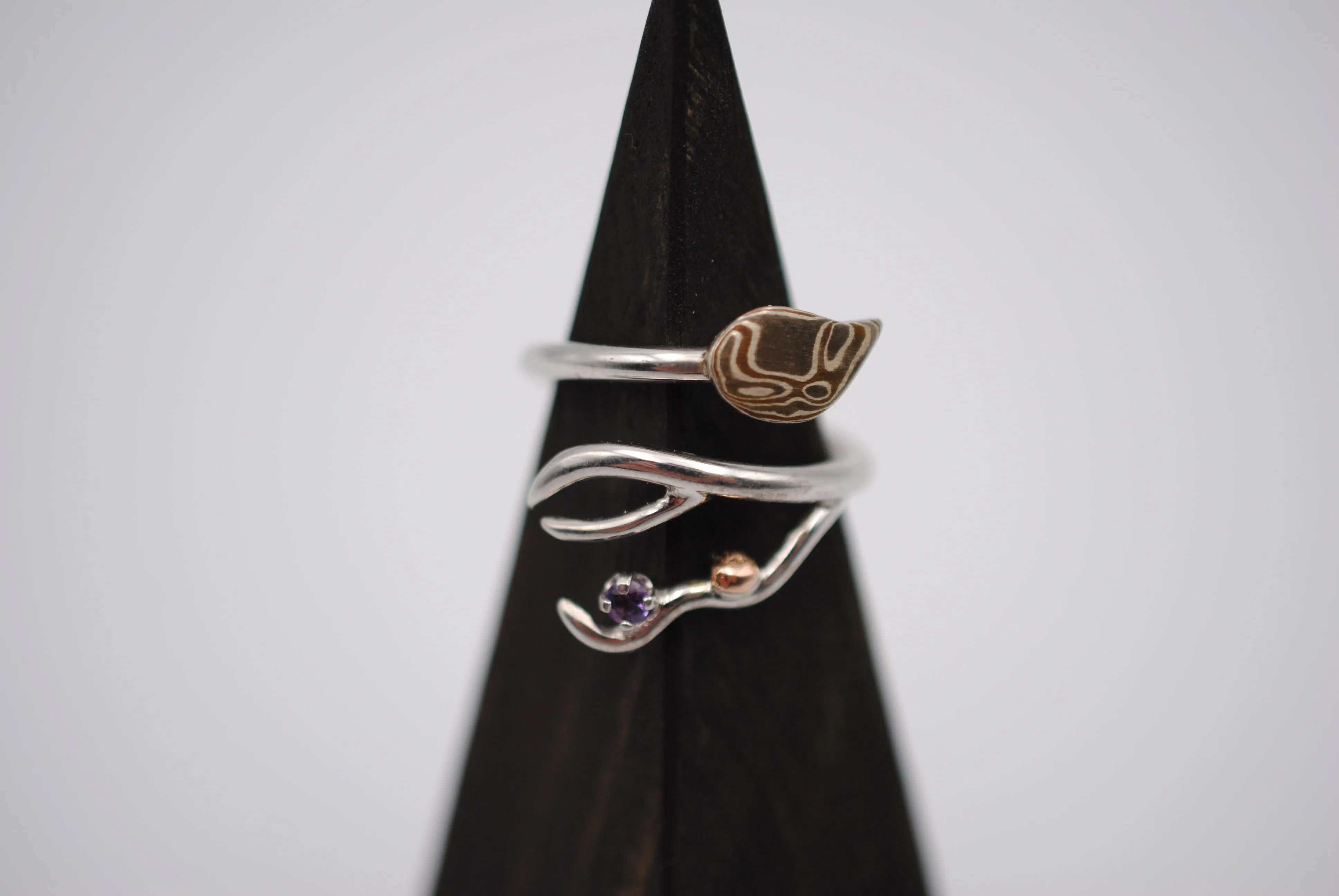 Branching Mokume Leaf Rhodium Roots Ring with Amethyst Gemstone and Gold Accent