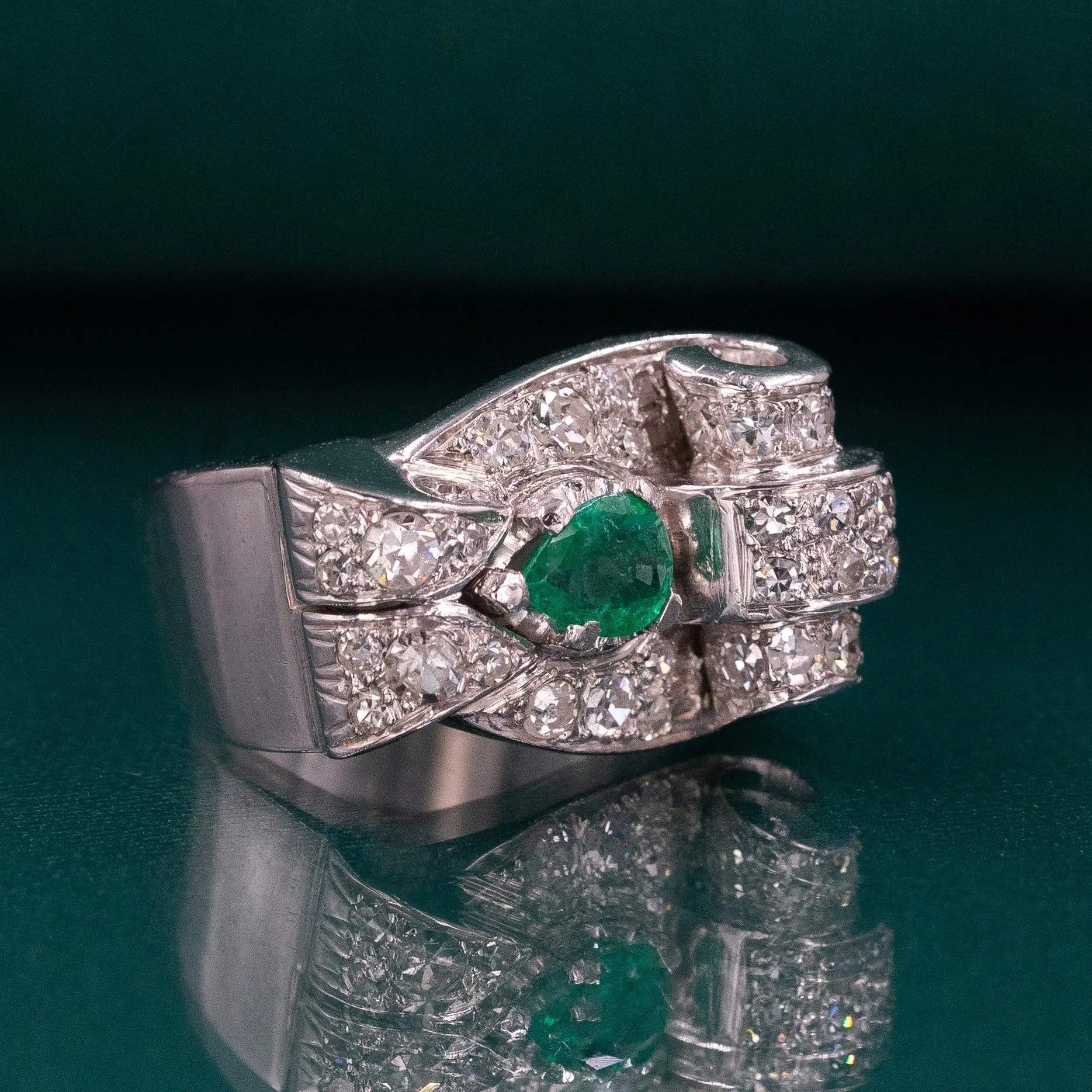 Colombian Emerald & Diamond Retro Ring