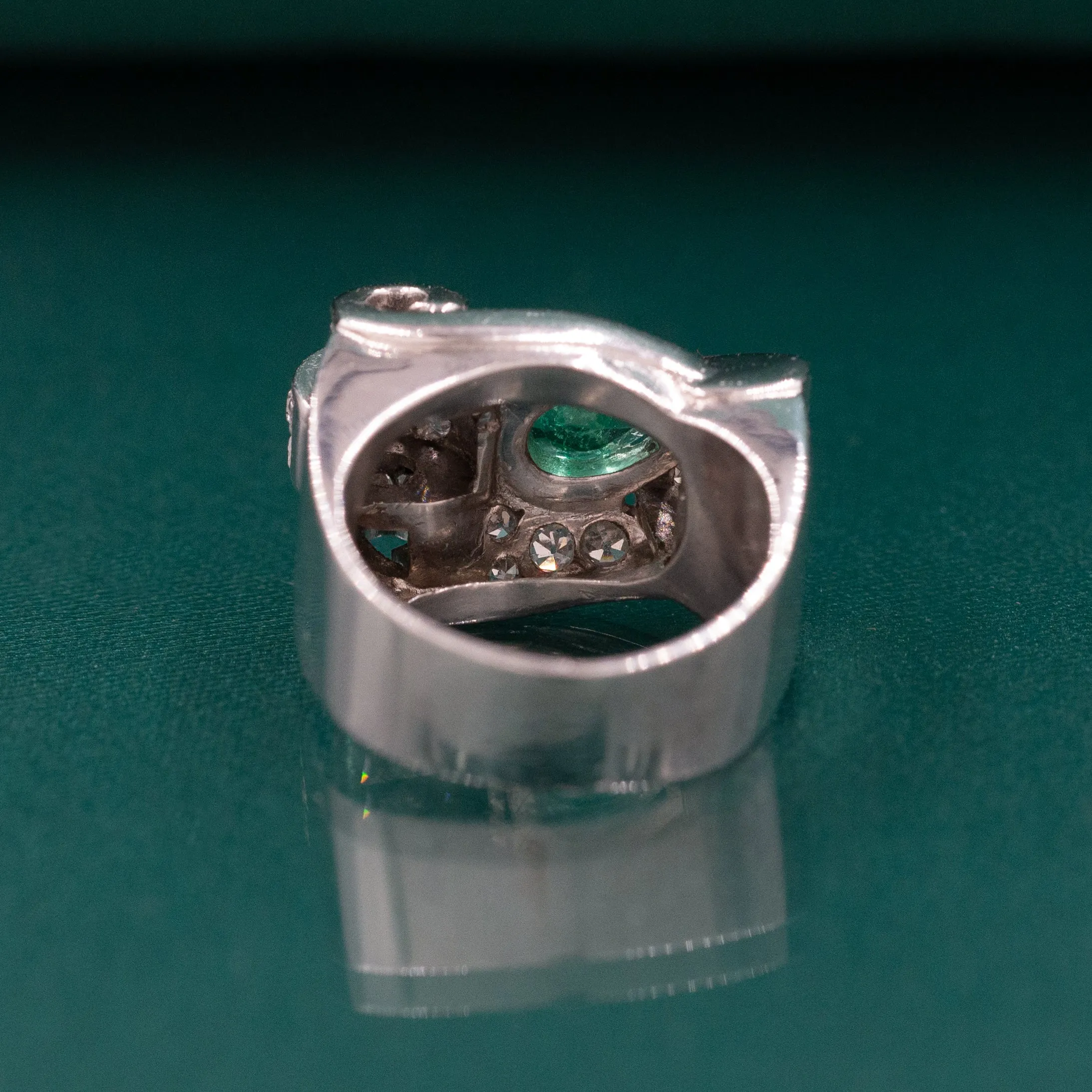 Colombian Emerald & Diamond Retro Ring