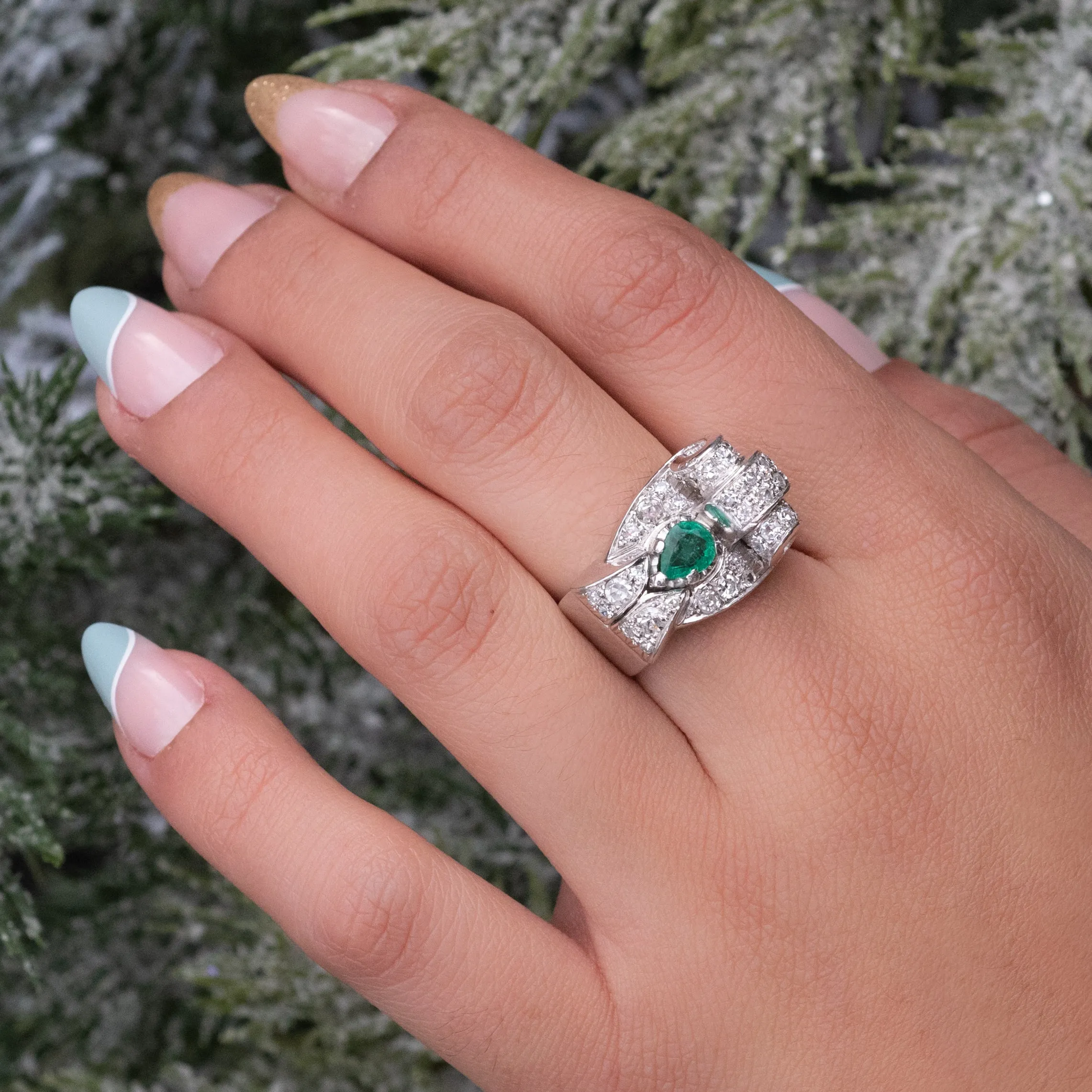 Colombian Emerald & Diamond Retro Ring