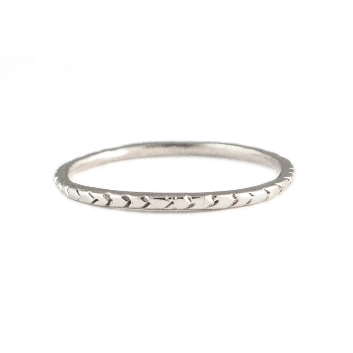 Dainty V Ring