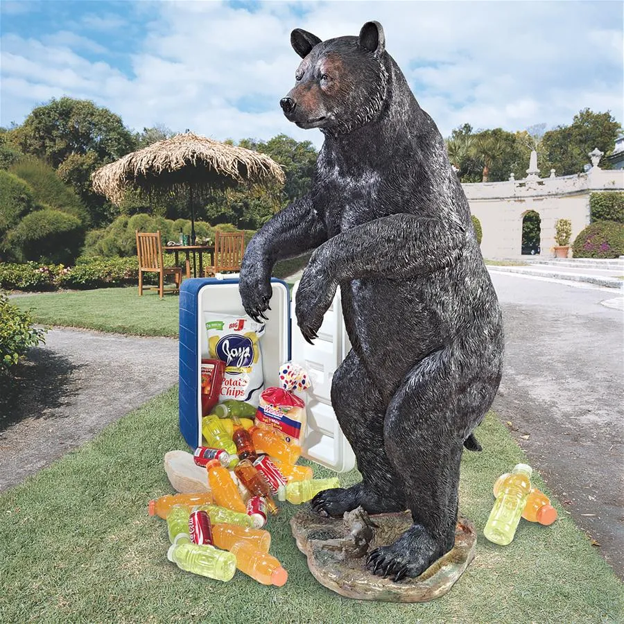 Design Toscano- Fishing for Trouble Bear Statue: Grande