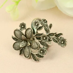 Leafy Floral Oxidized Ring