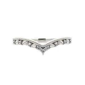 milgrain & nature-inspired v-shaped diamond band