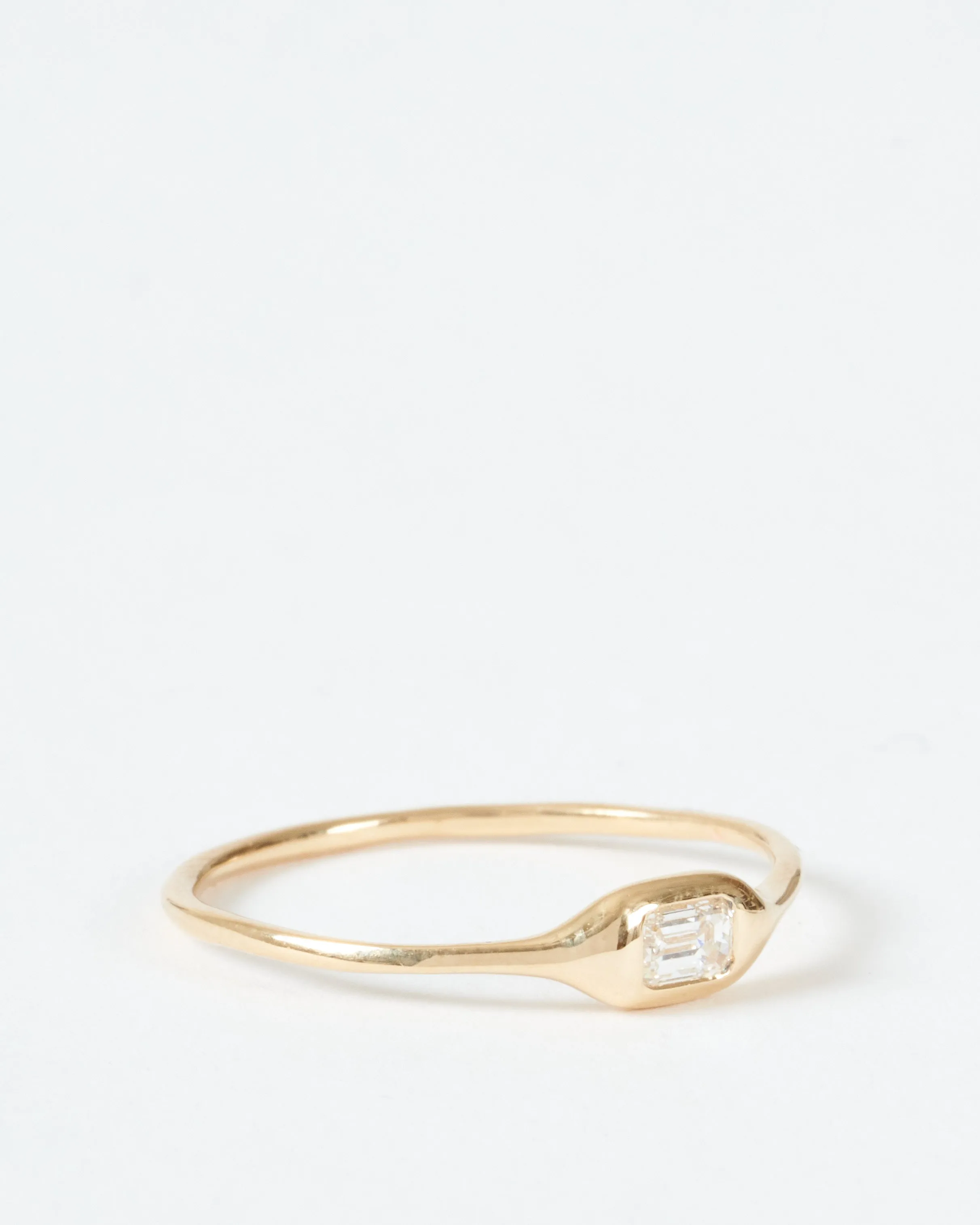 mini shape ring emerald cut