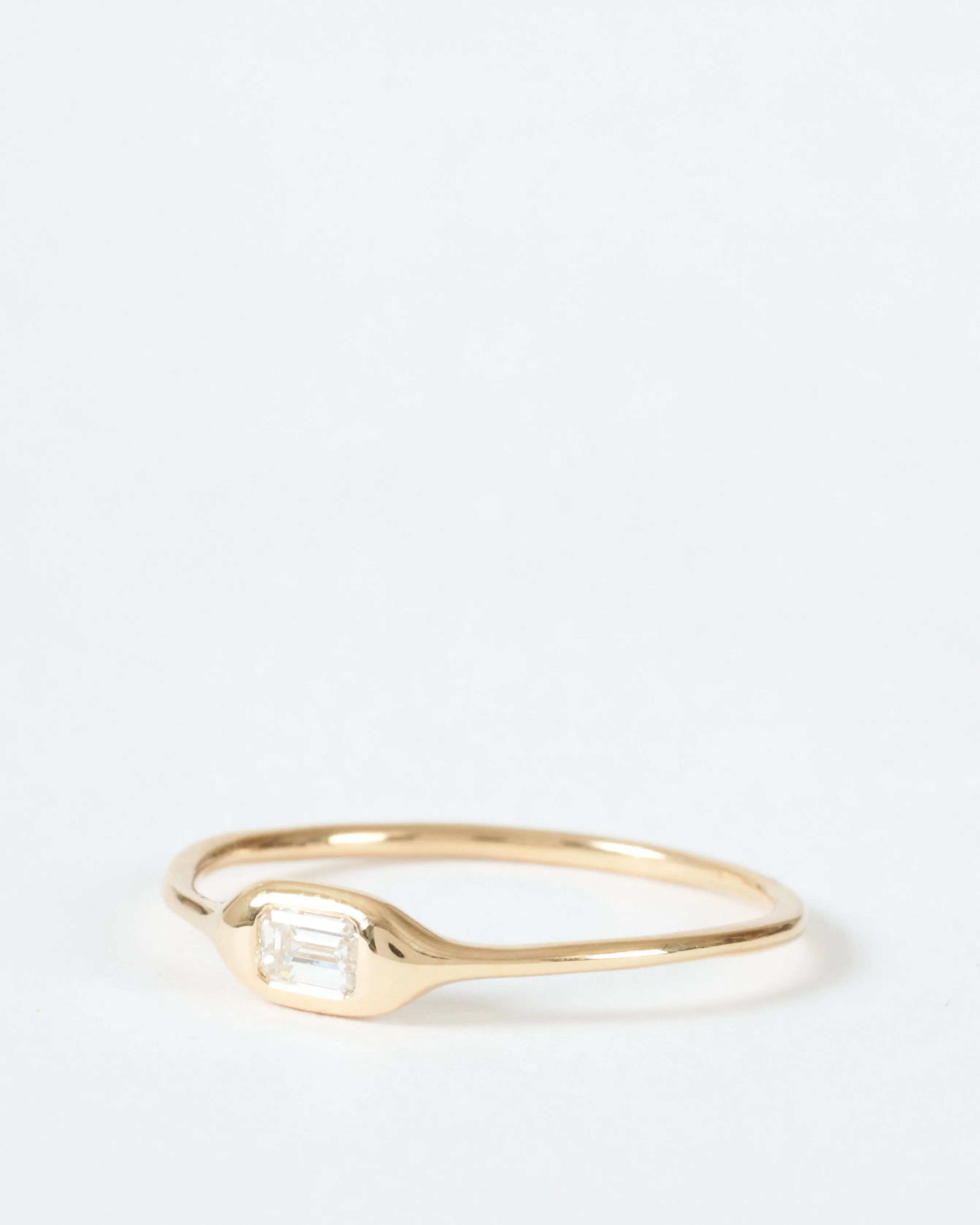 mini shape ring emerald cut