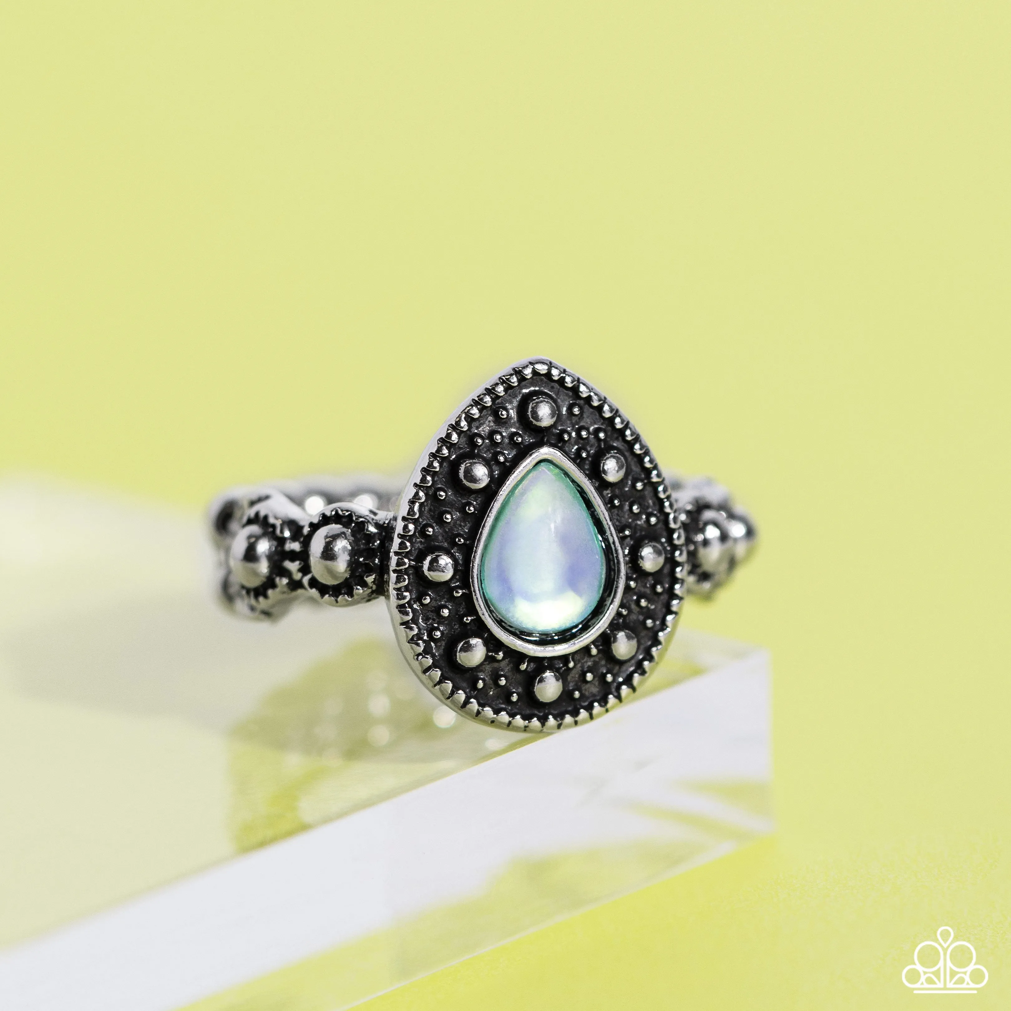 Opera Showcase - Green
