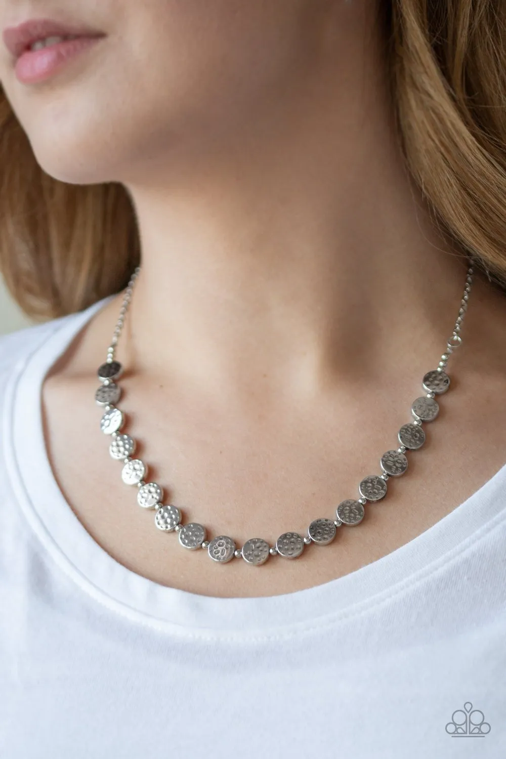 Paparazzi Artisanal Affluence Necklace Silver & Metro Metalsmith Bracelet Silver