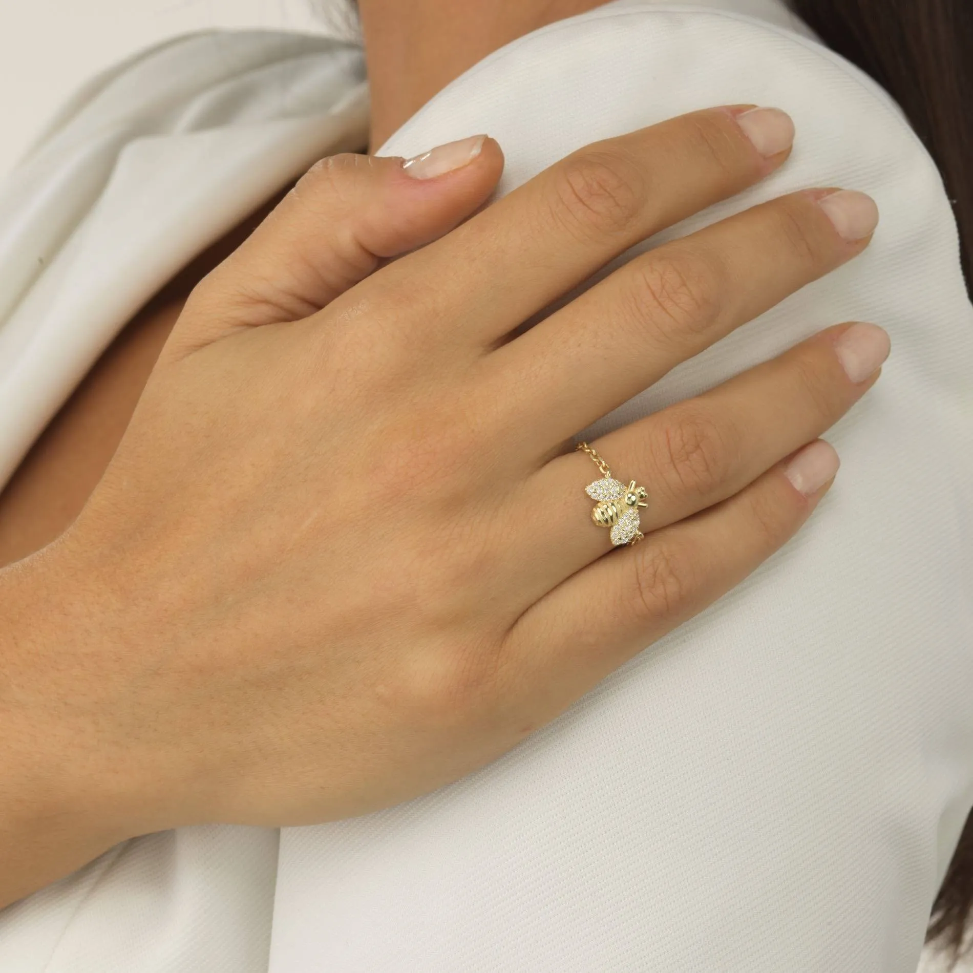 Pavé Bee Chain Ring