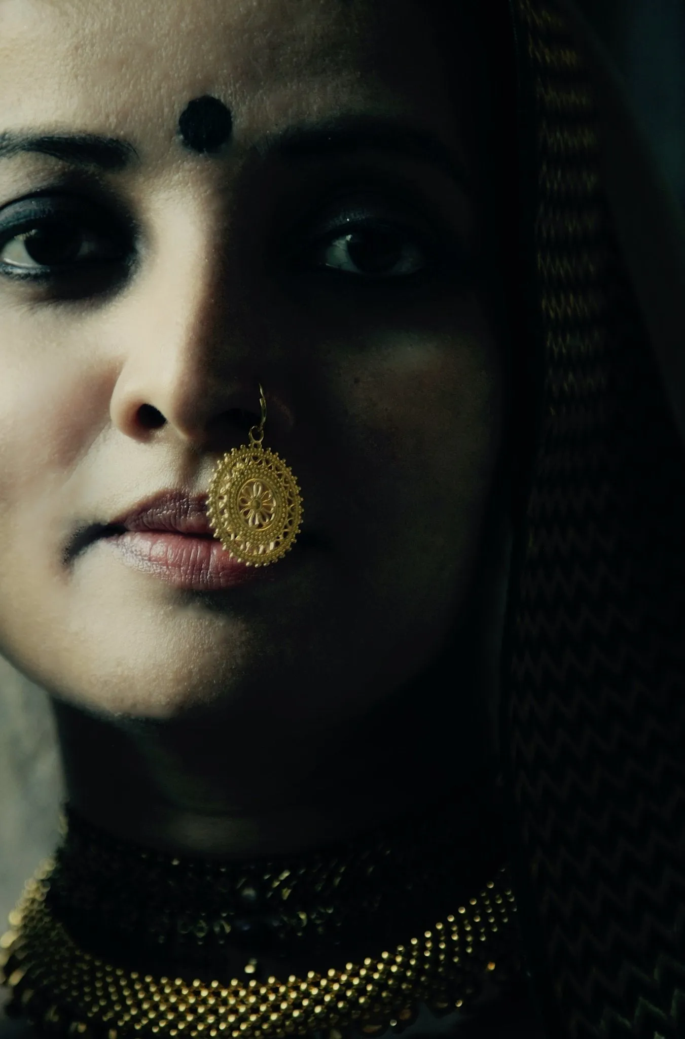 Regal, festive, gold-plated, dangling filigree nose ring