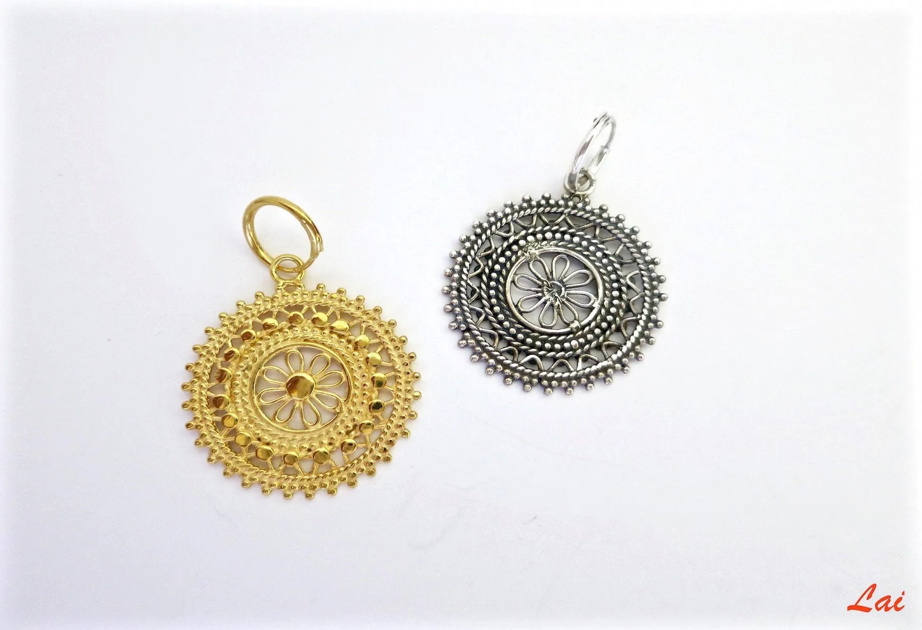 Regal, festive, gold-plated, dangling filigree nose ring