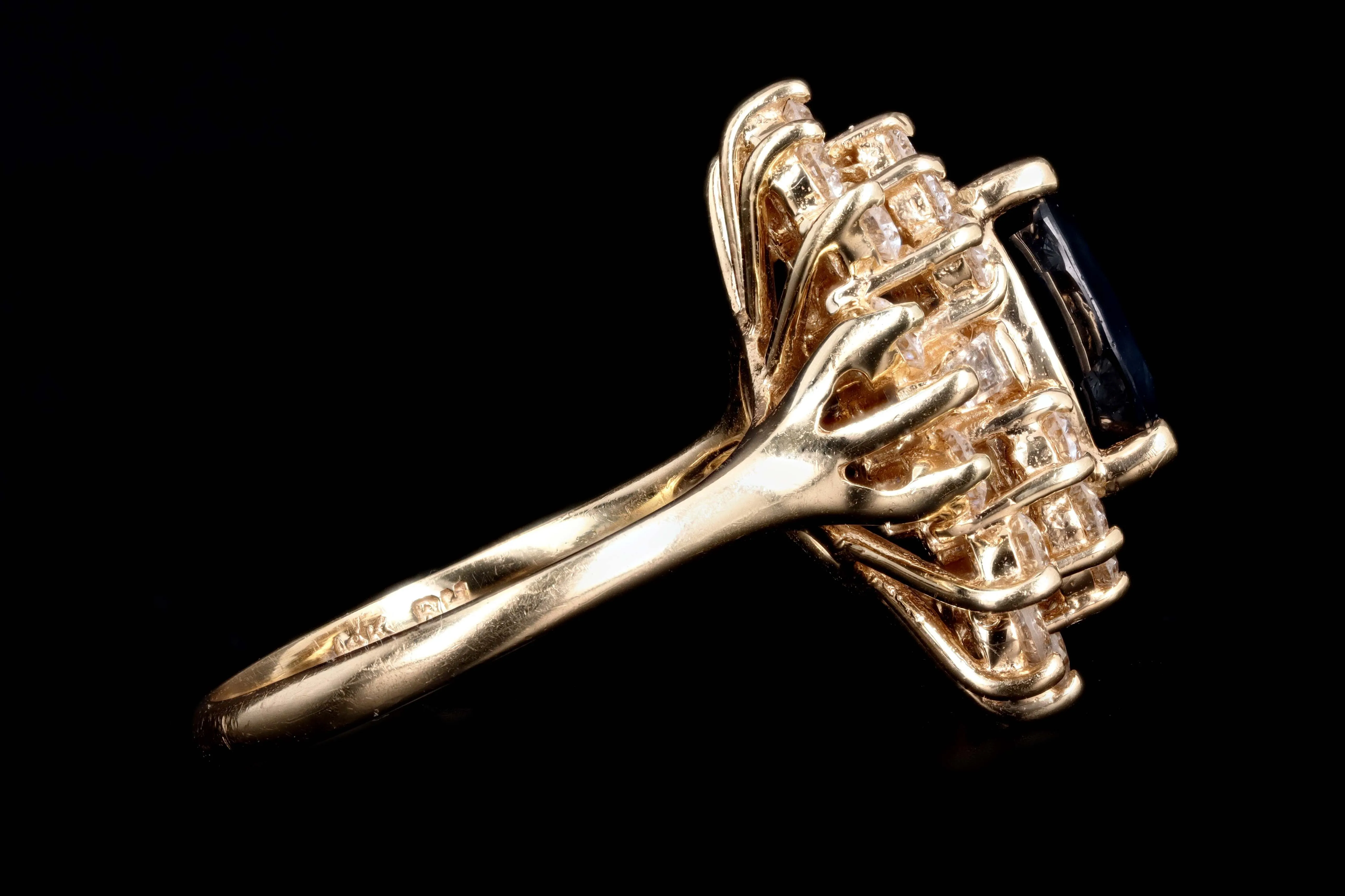 Retro 14K Yellow Gold 3.15 Carat Oval Cut Natural Heated Thailand Sapphire & Diamond Ring GIA Certified