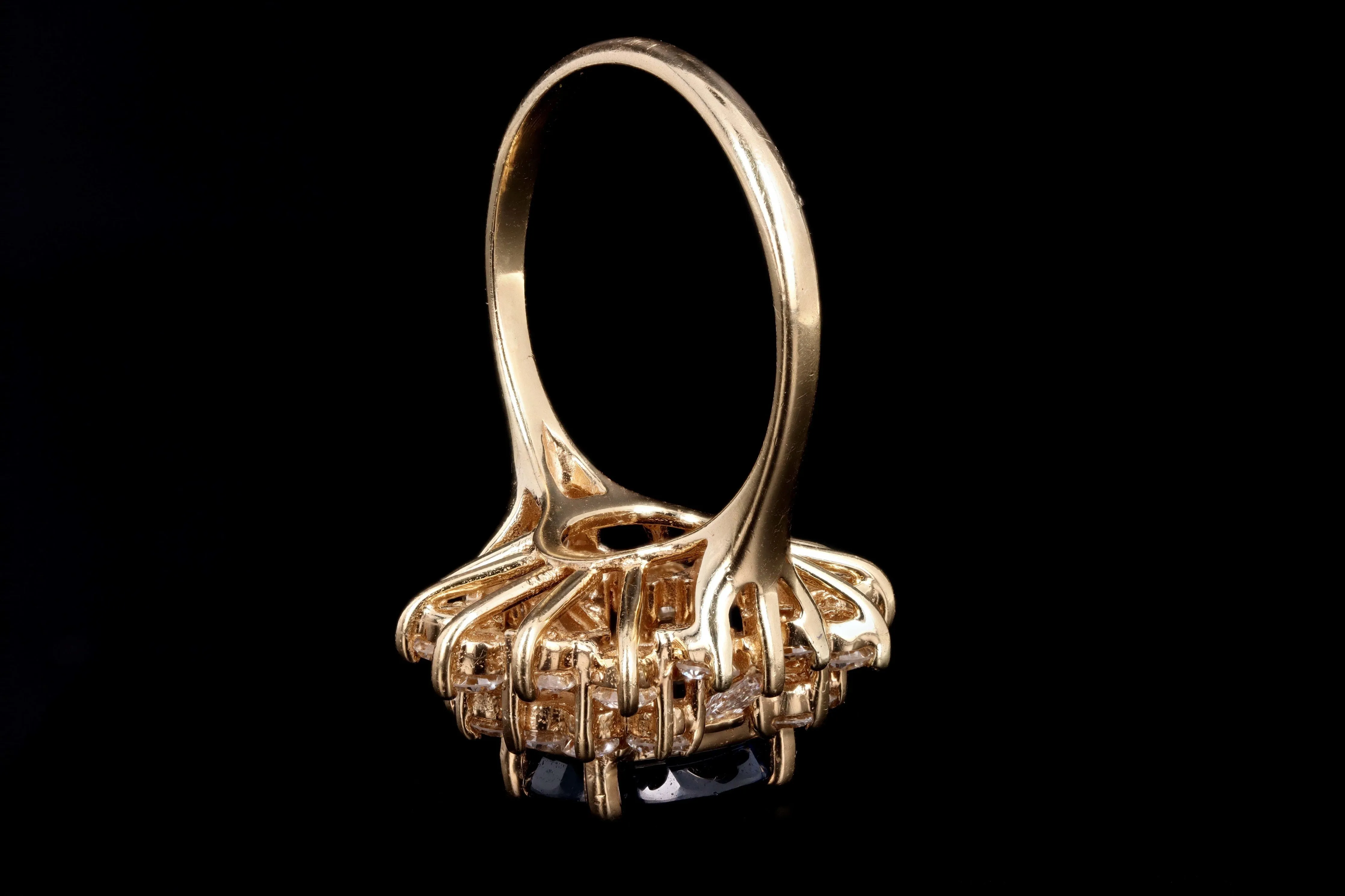 Retro 14K Yellow Gold 3.15 Carat Oval Cut Natural Heated Thailand Sapphire & Diamond Ring GIA Certified