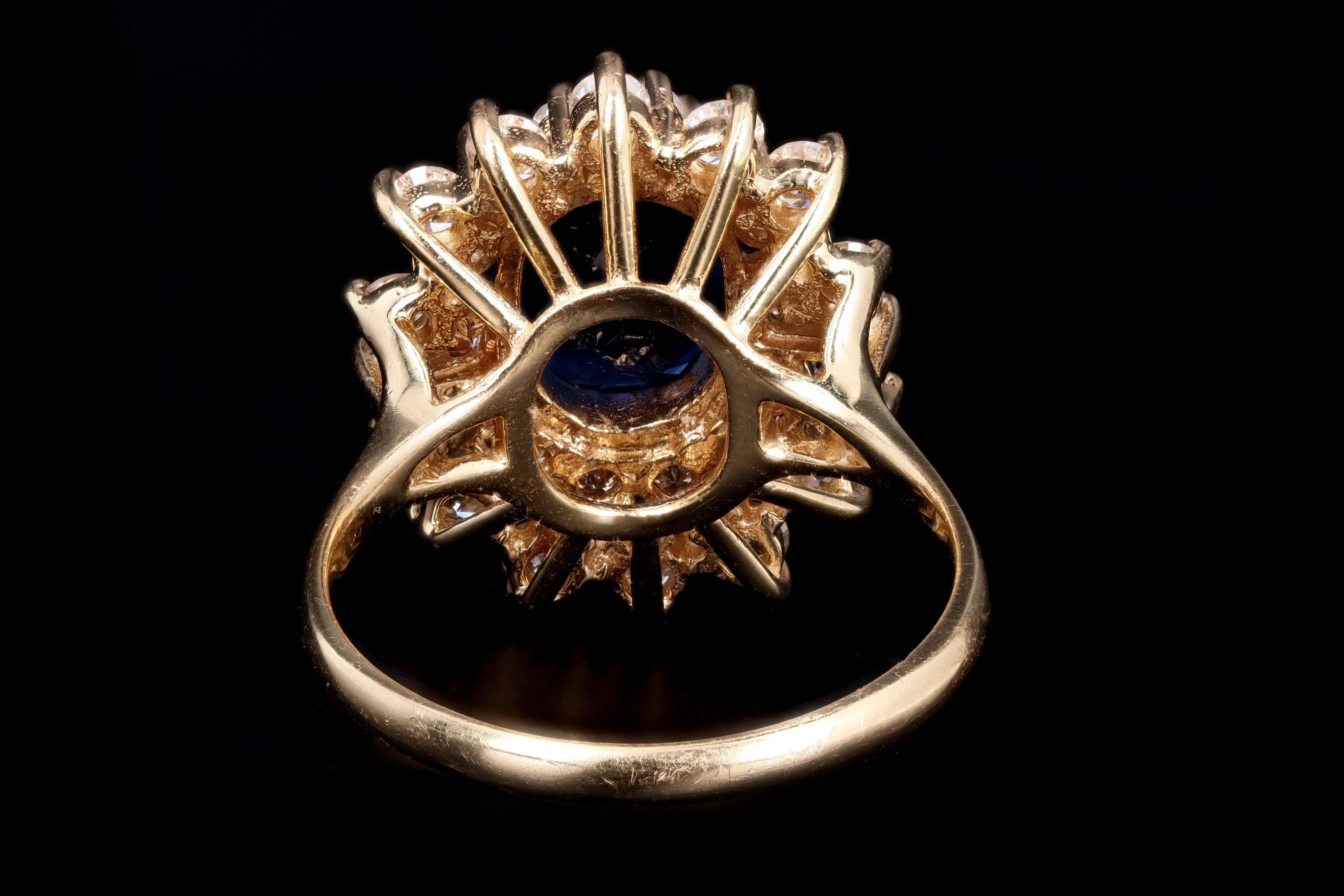 Retro 14K Yellow Gold 3.15 Carat Oval Cut Natural Heated Thailand Sapphire & Diamond Ring GIA Certified