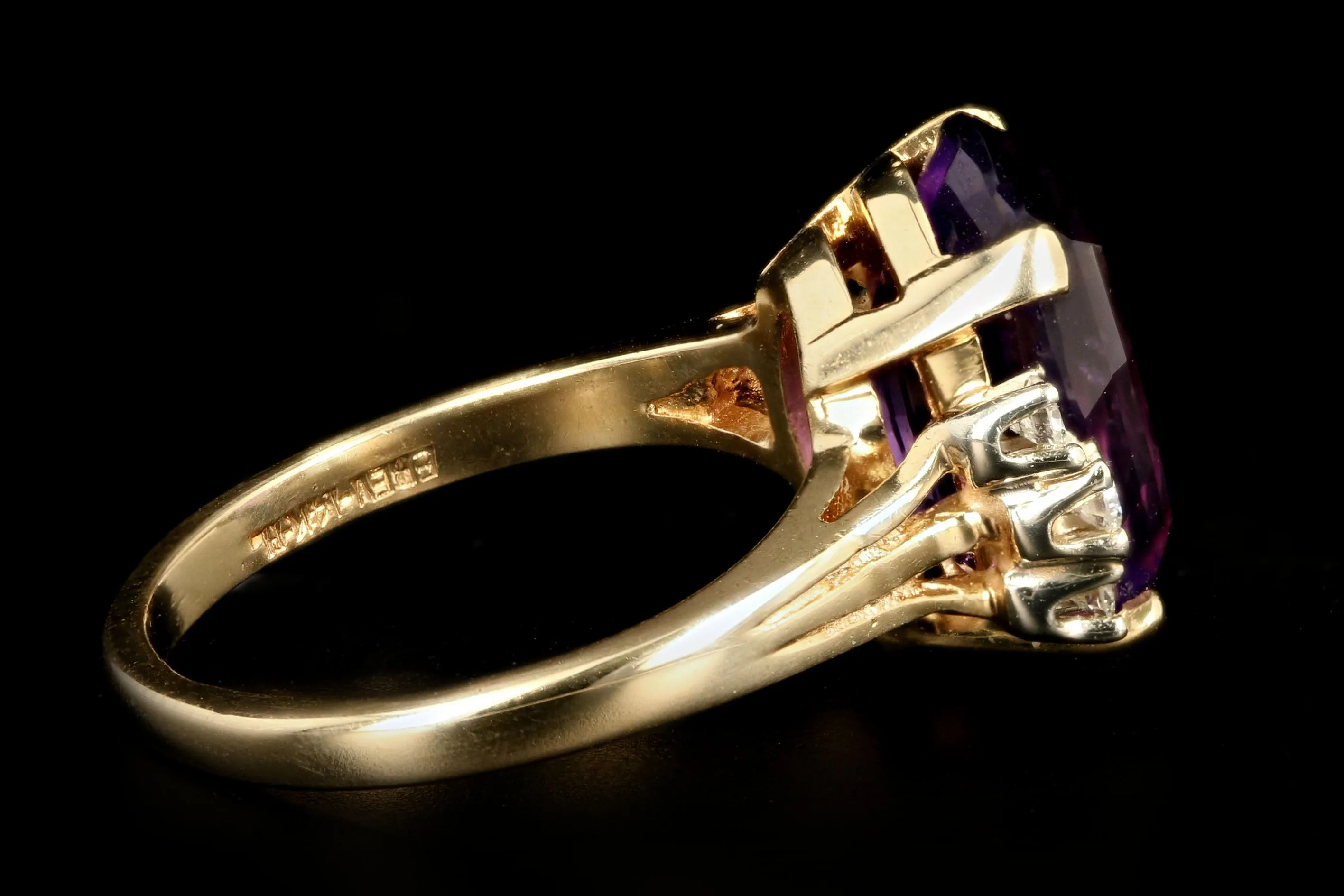 Retro 14K Yellow Gold 5.5 Carat Oval Amethyst & Diamond Ring