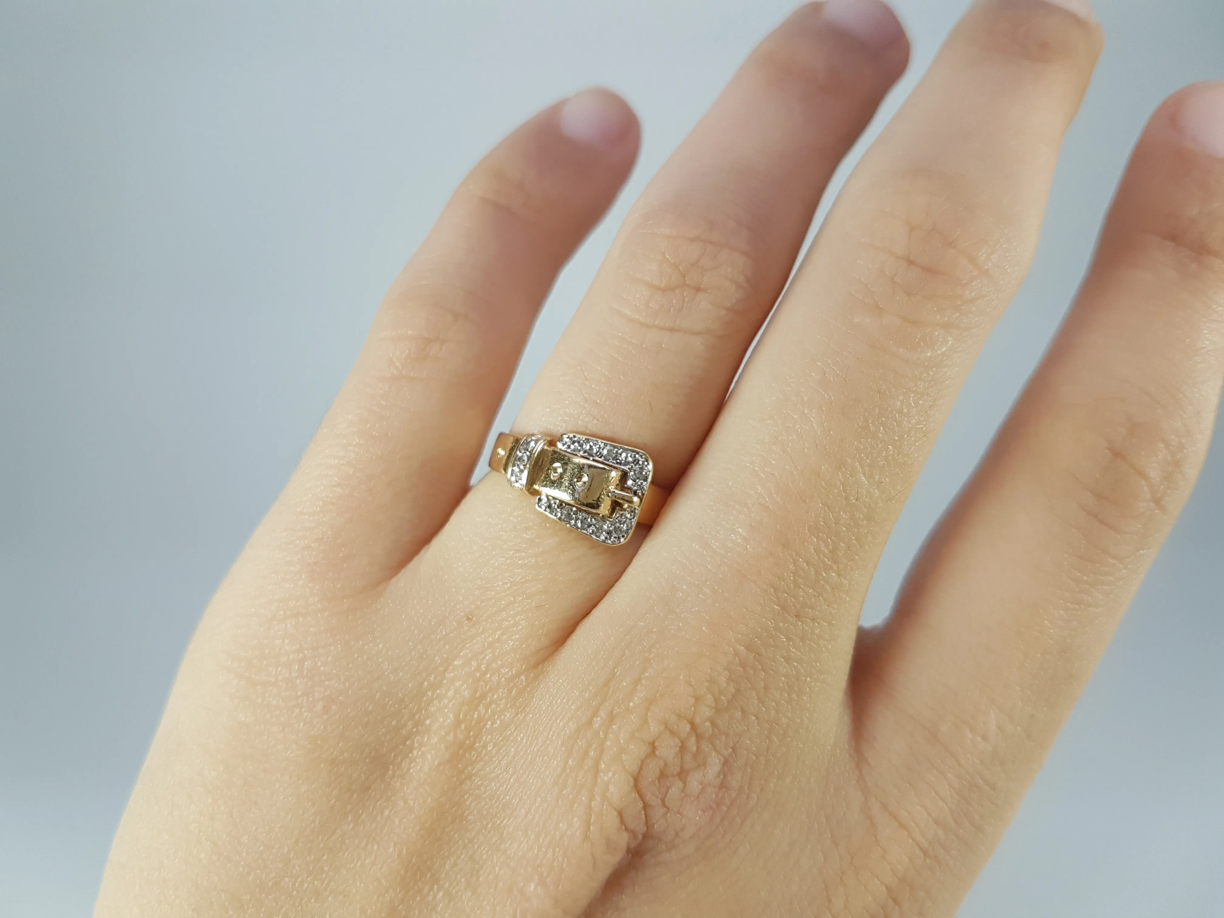 RETRO 14K YELLOW GOLD BUCKLE RING WITH DIAMONDS