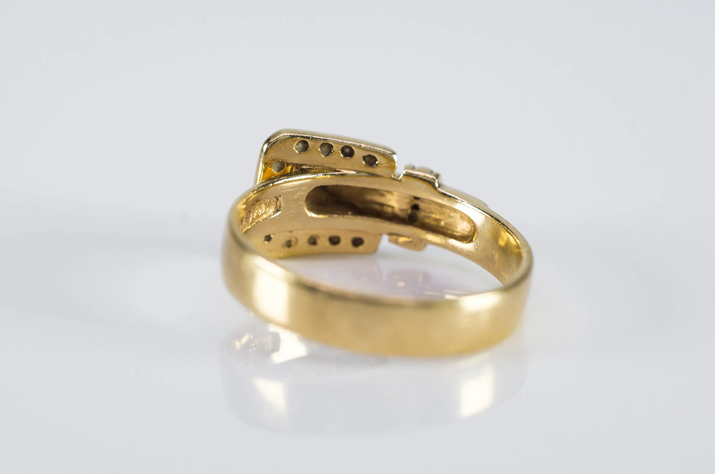 RETRO 14K YELLOW GOLD BUCKLE RING WITH DIAMONDS