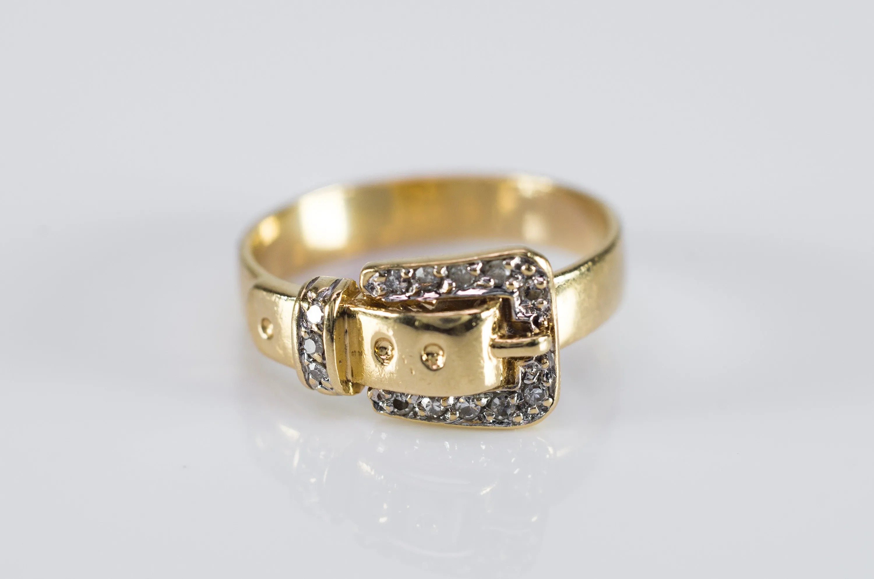 RETRO 14K YELLOW GOLD BUCKLE RING WITH DIAMONDS