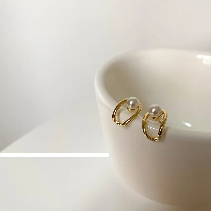 Retro Pearl Earrings
