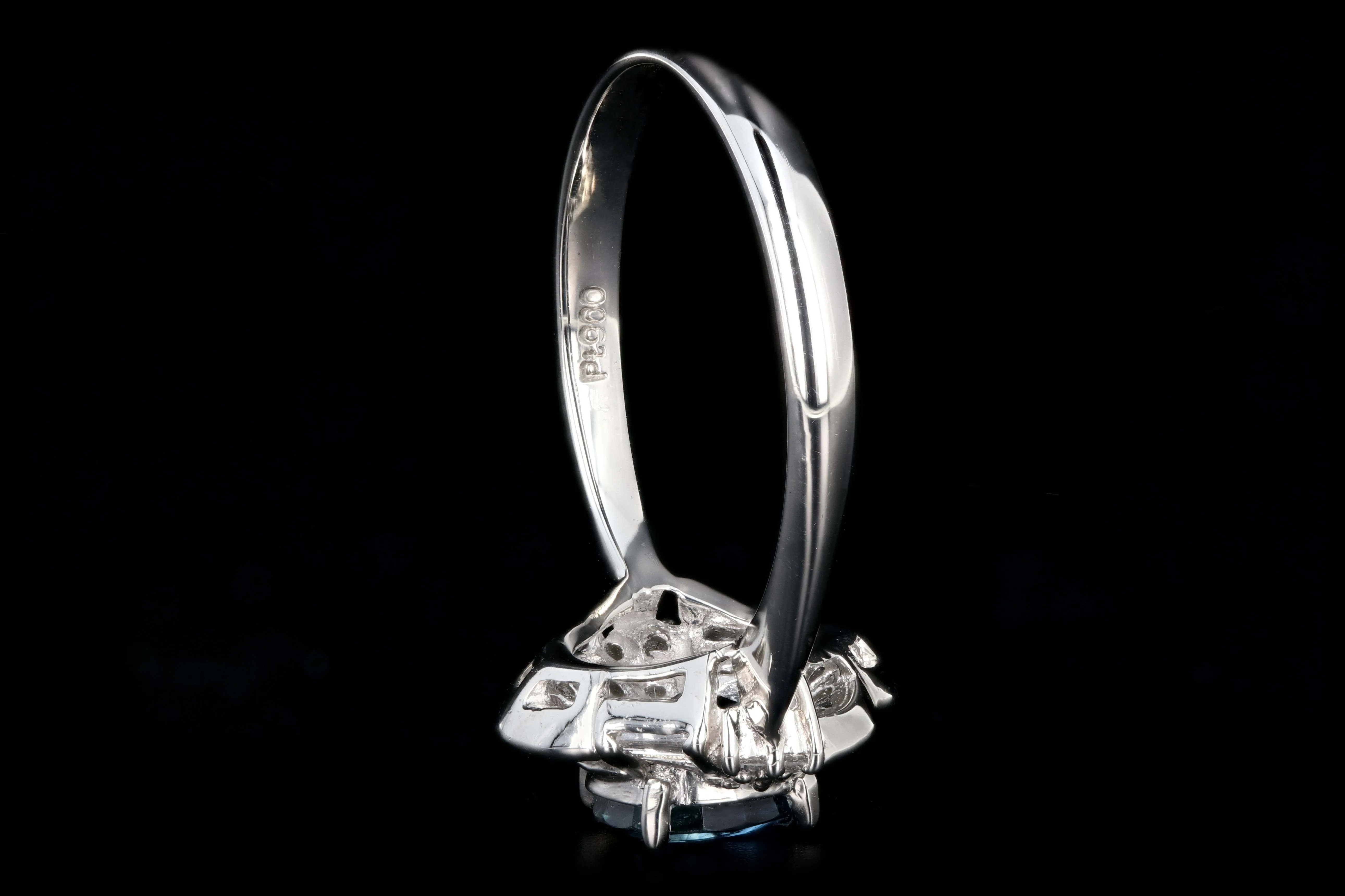 Retro Platinum 1.26 Carat Natural Blue Sapphire and Diamond Ring