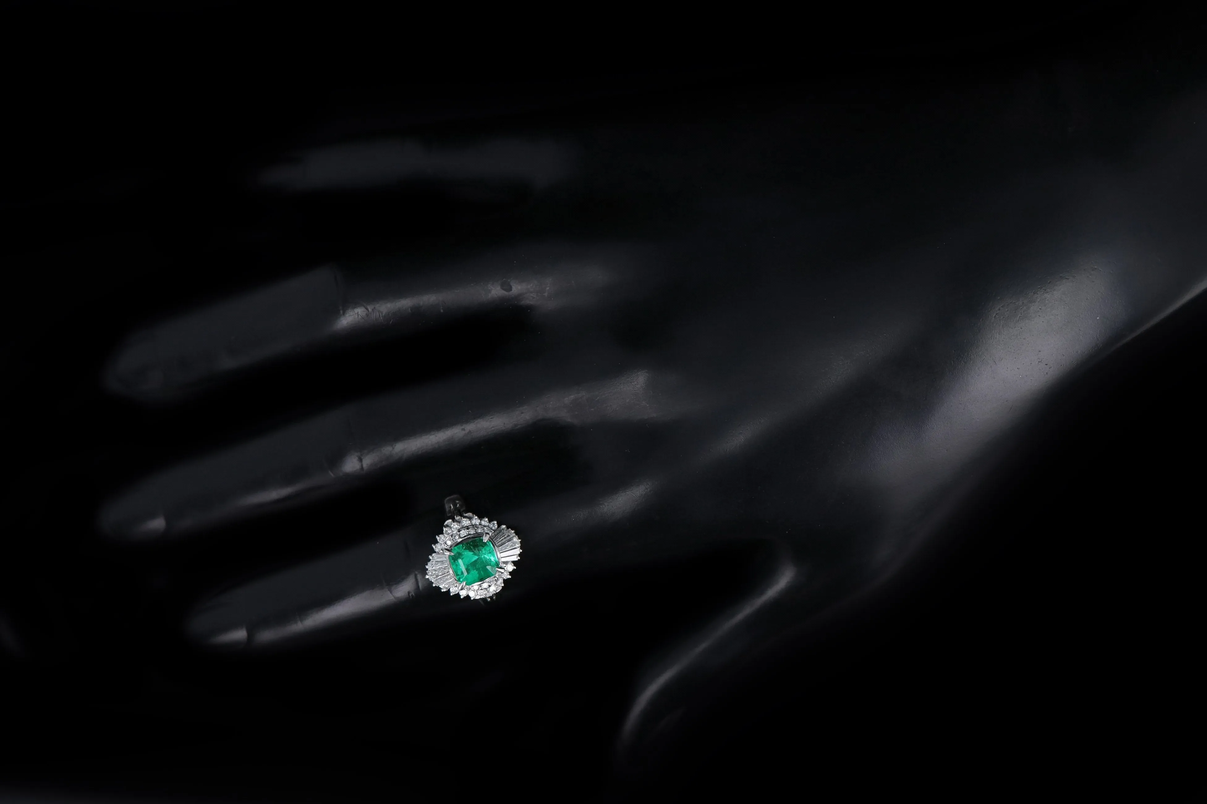 Retro Platinum 1.28 Carat Emerald & Diamond Fan Ring