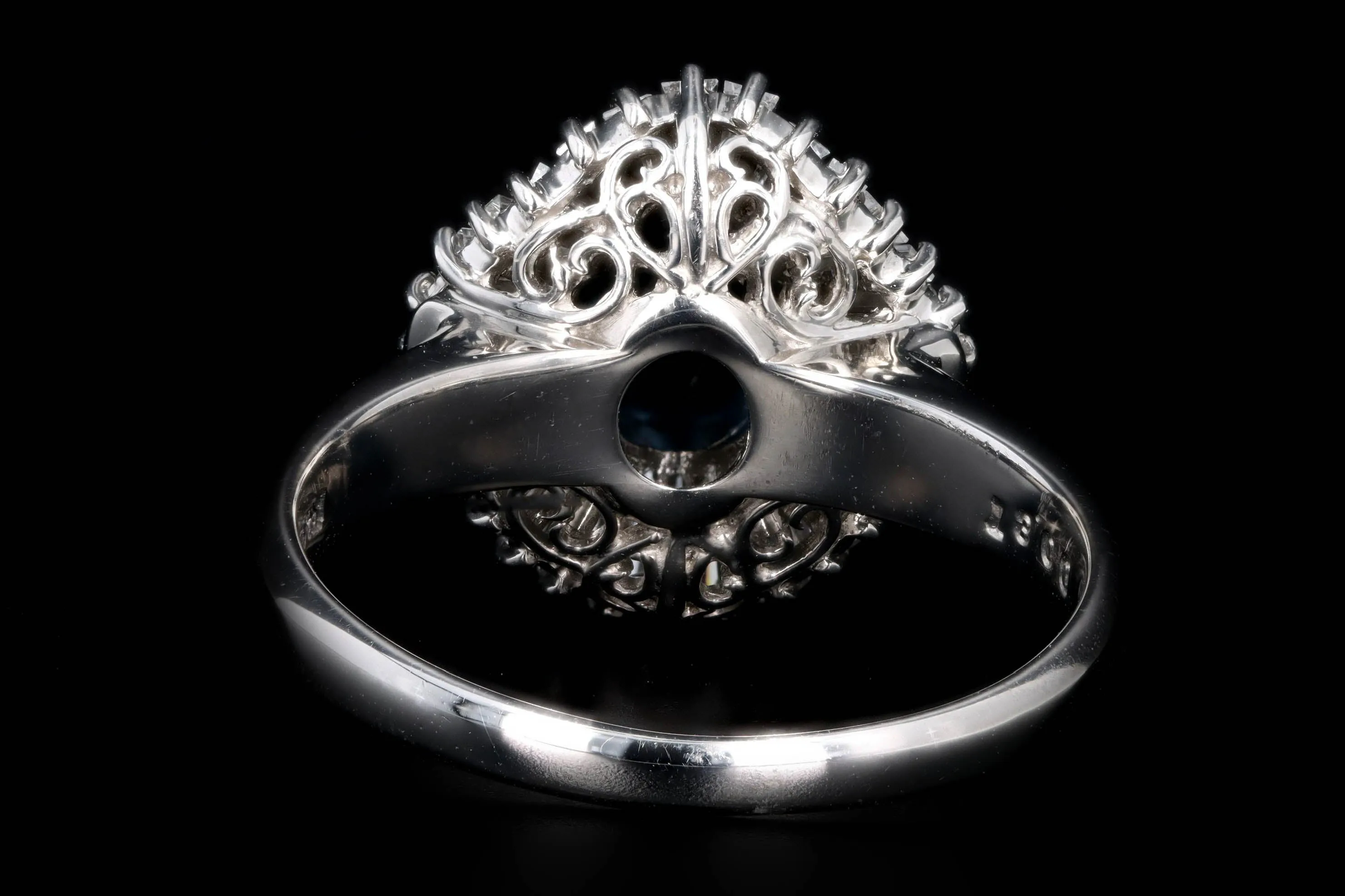 Retro Platinum 1.43 Carat Oval Natural Sapphire & Baguette Diamond Ballerina Ring