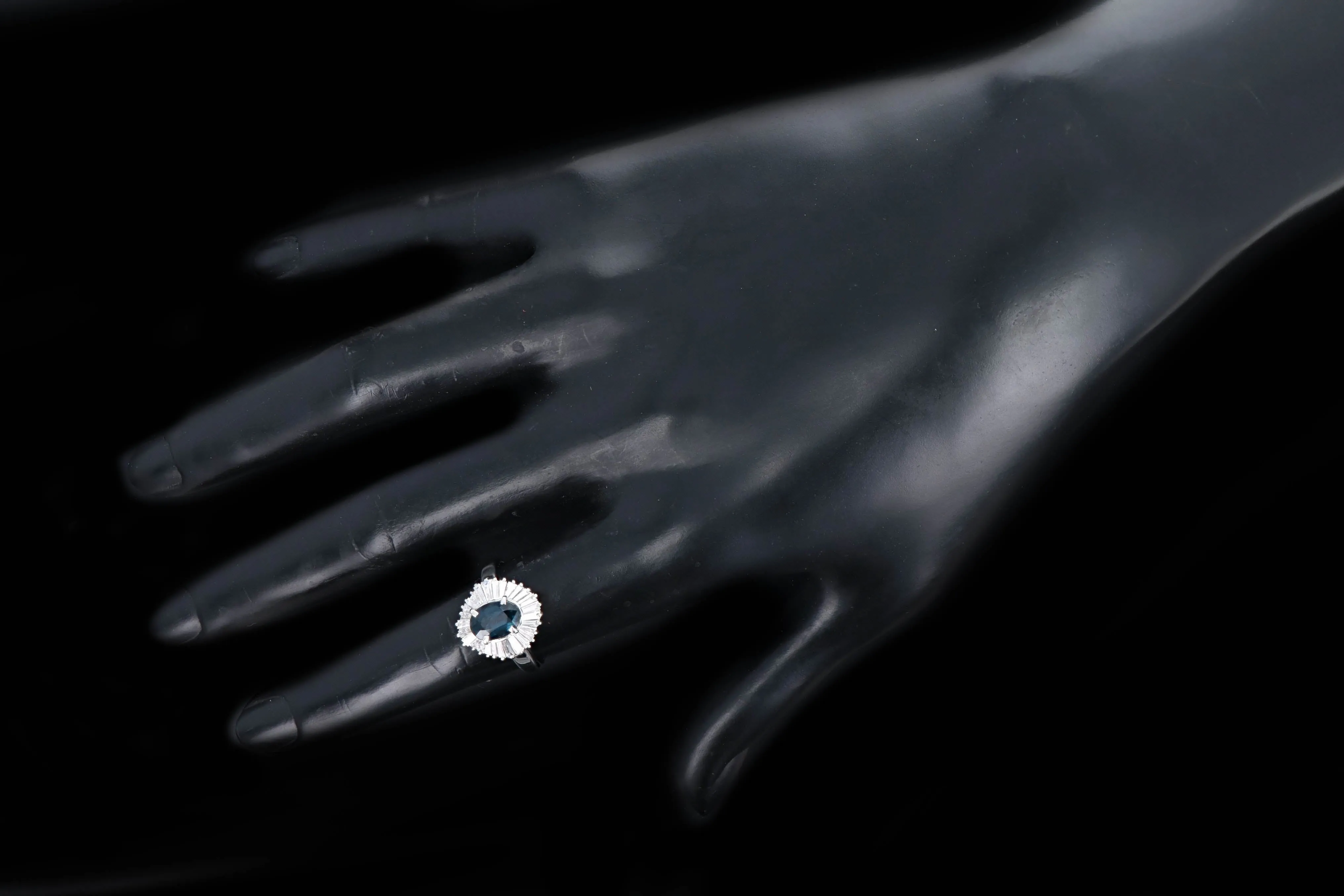 Retro Platinum 1.43 Carat Oval Natural Sapphire & Baguette Diamond Ballerina Ring