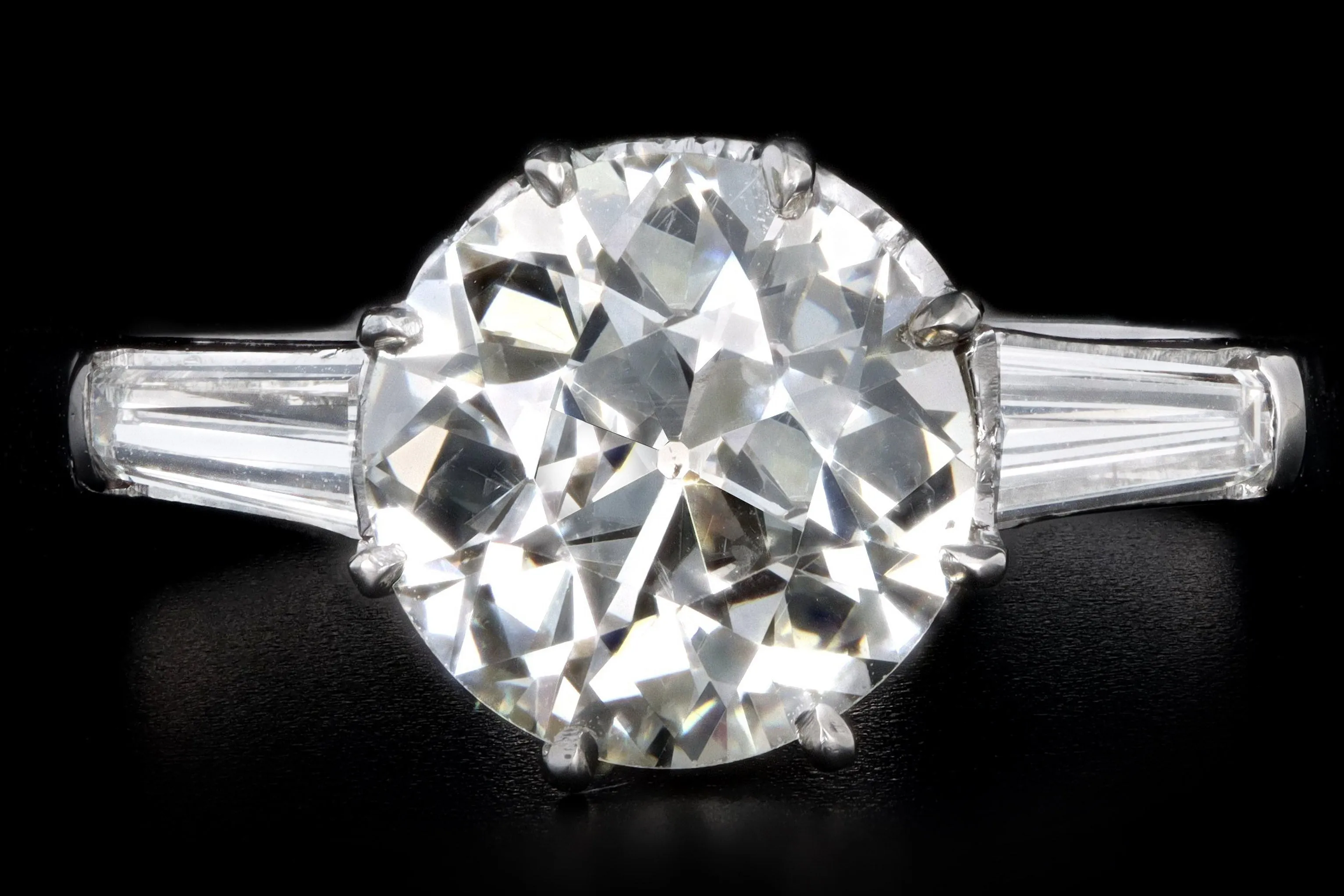 Retro Platinum 1.52 Carat Old European Cut Diamond & Tapered Baguette Diamond Engagement Ring