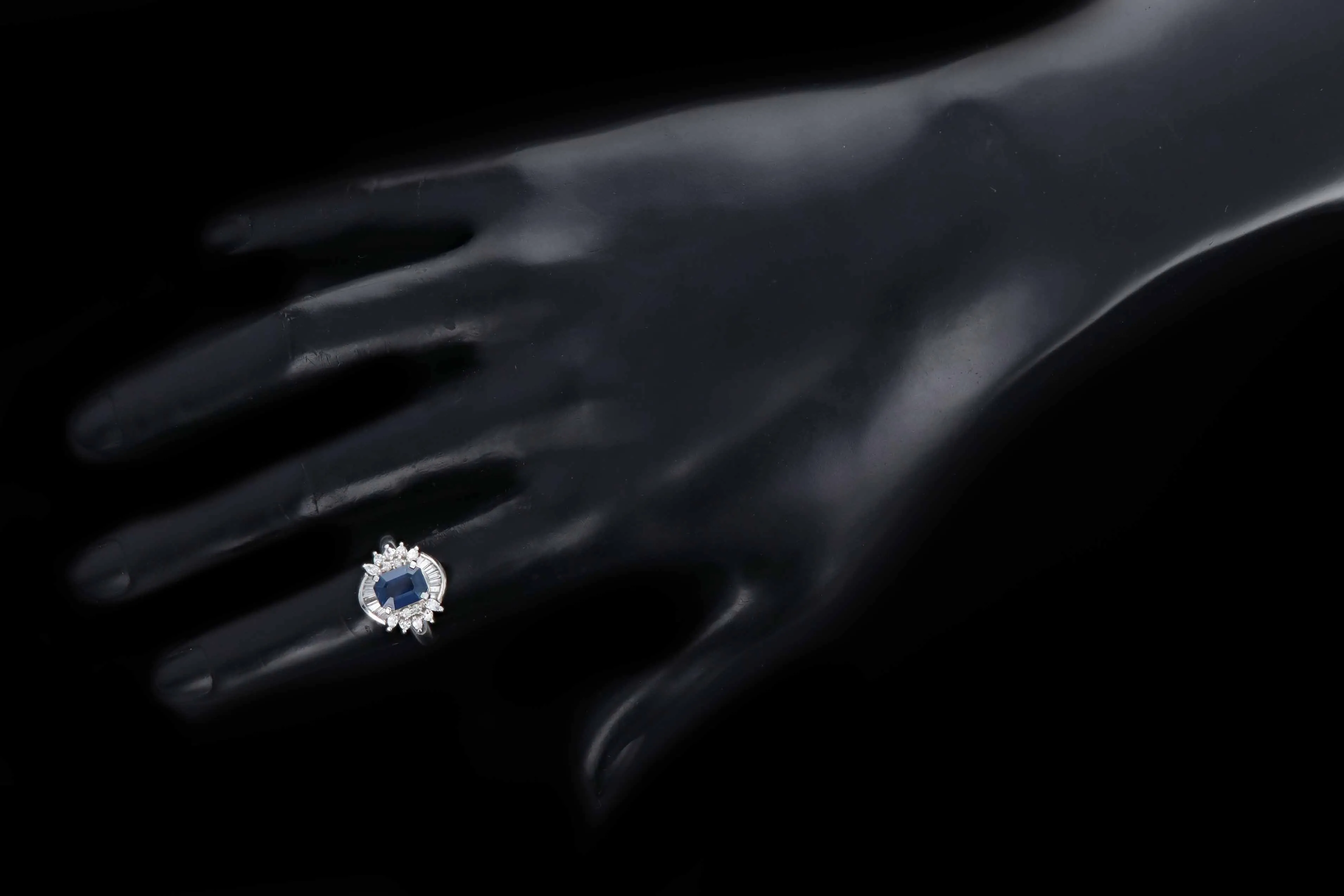 Retro Platinum 1.72 Carat Natural Sapphire & Baguette Diamond Ballerina Ring