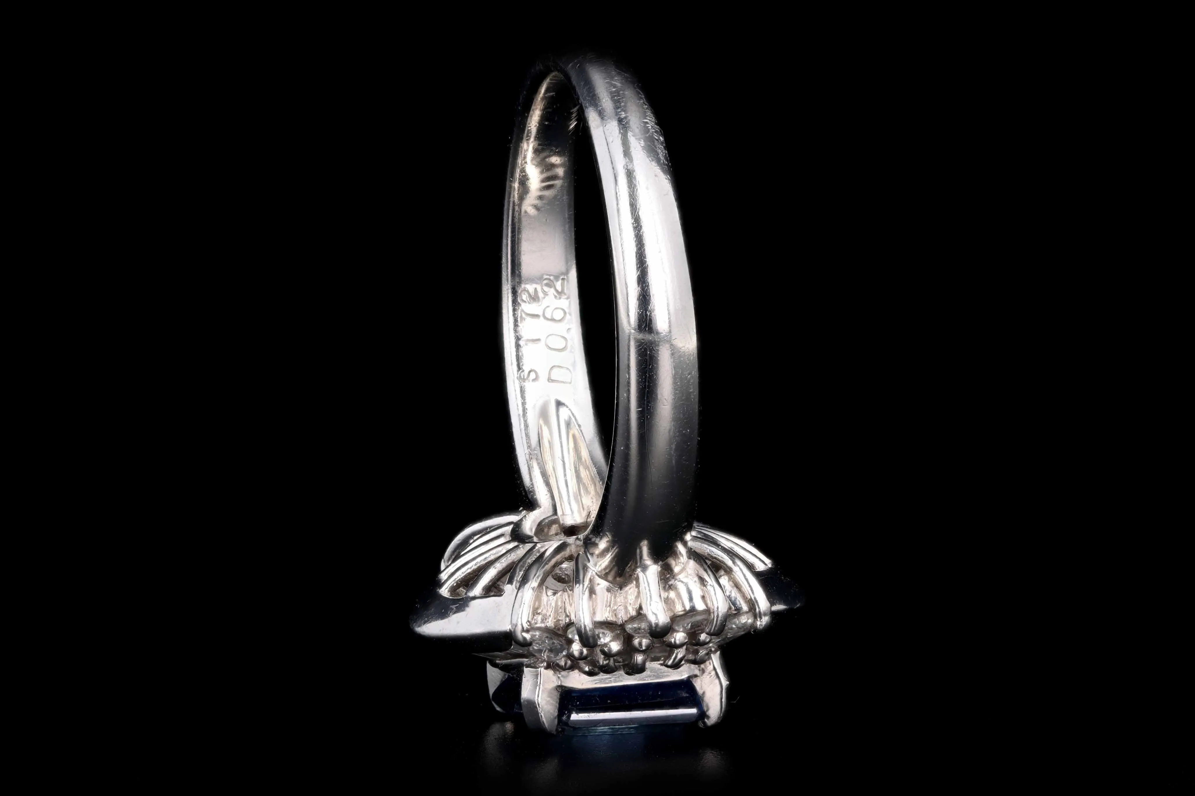 Retro Platinum 1.72 Carat Natural Sapphire & Baguette Diamond Ballerina Ring