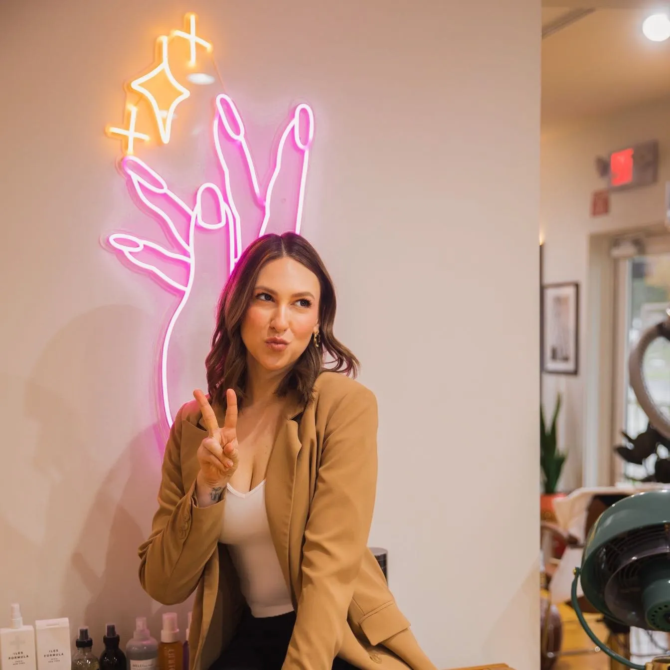 Sass hand  by Girl Knew York - LED Neon Sign