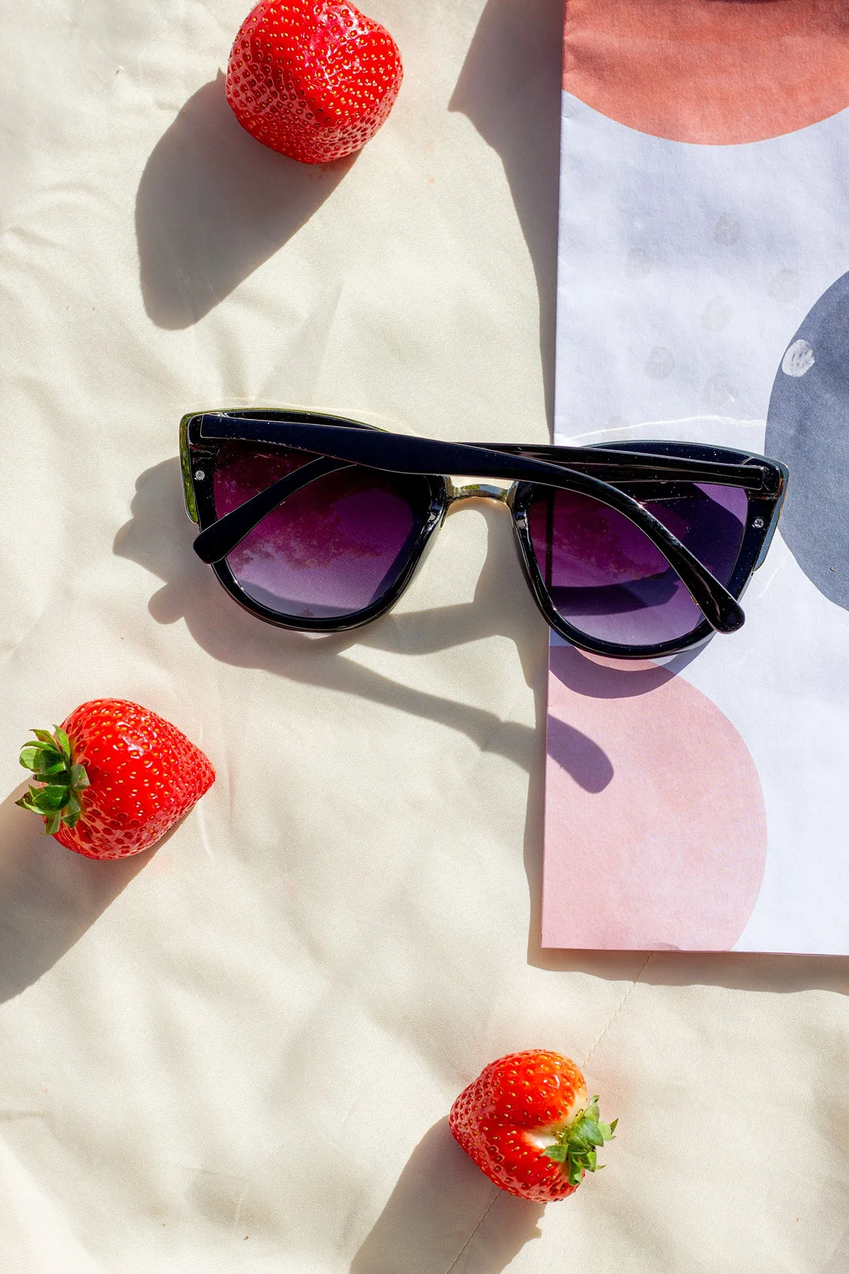 Supersize Cat Eye Sunglasses